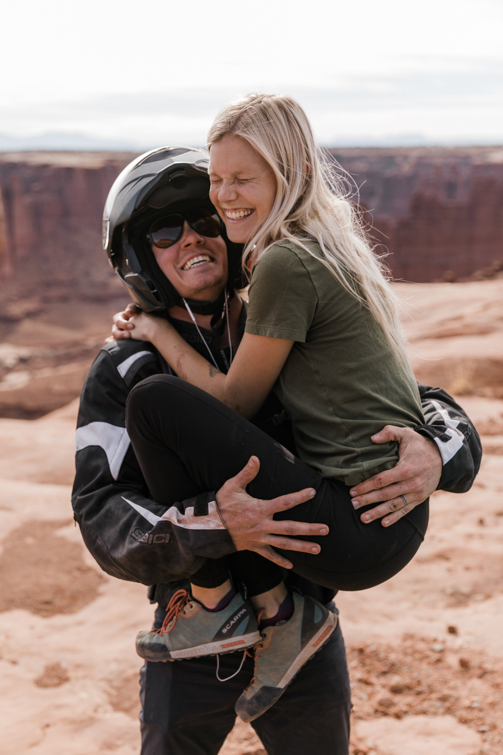 The Hearnes are Wedding Photographers in Moab, Utah | National Park Adventure Elopements