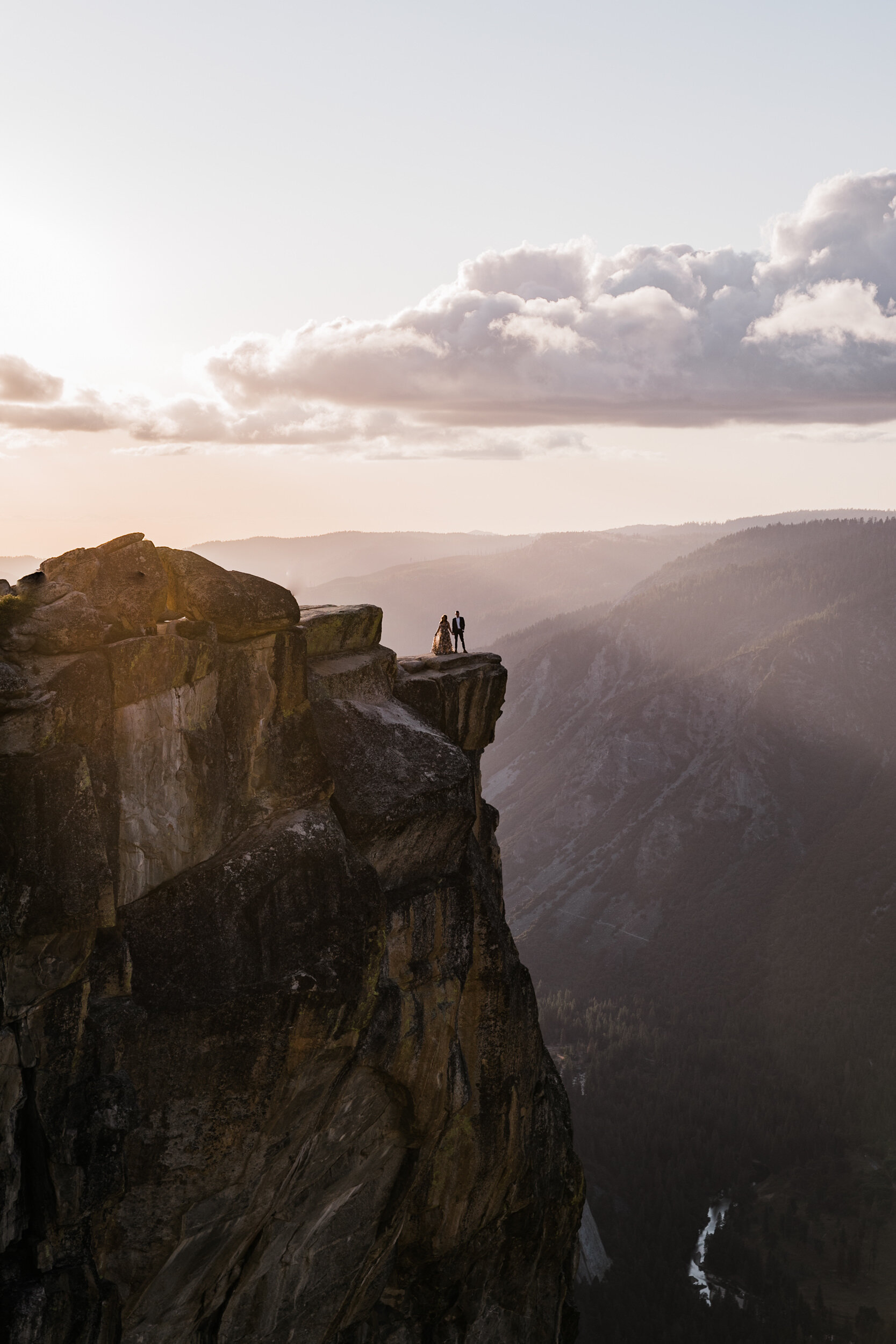 Hiking Engagement Session at Taft Point in Yosemite National Park | The Hearnes Adventure Photography