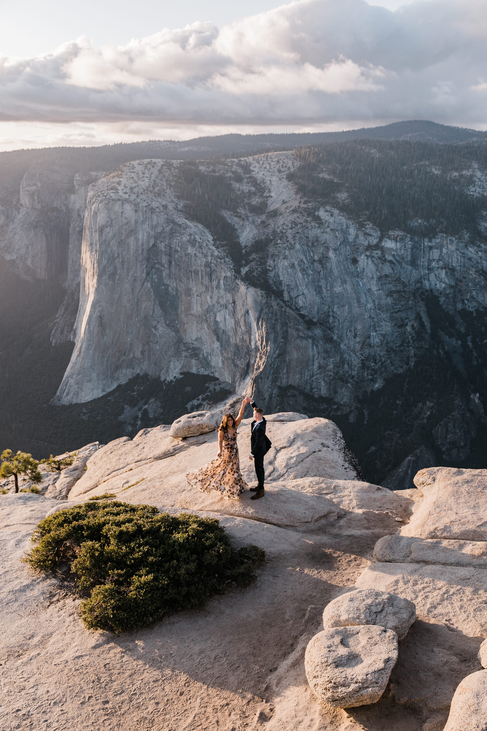 Hiking Engagement Session at Taft Point in Yosemite National Park | The Hearnes Adventure Photography