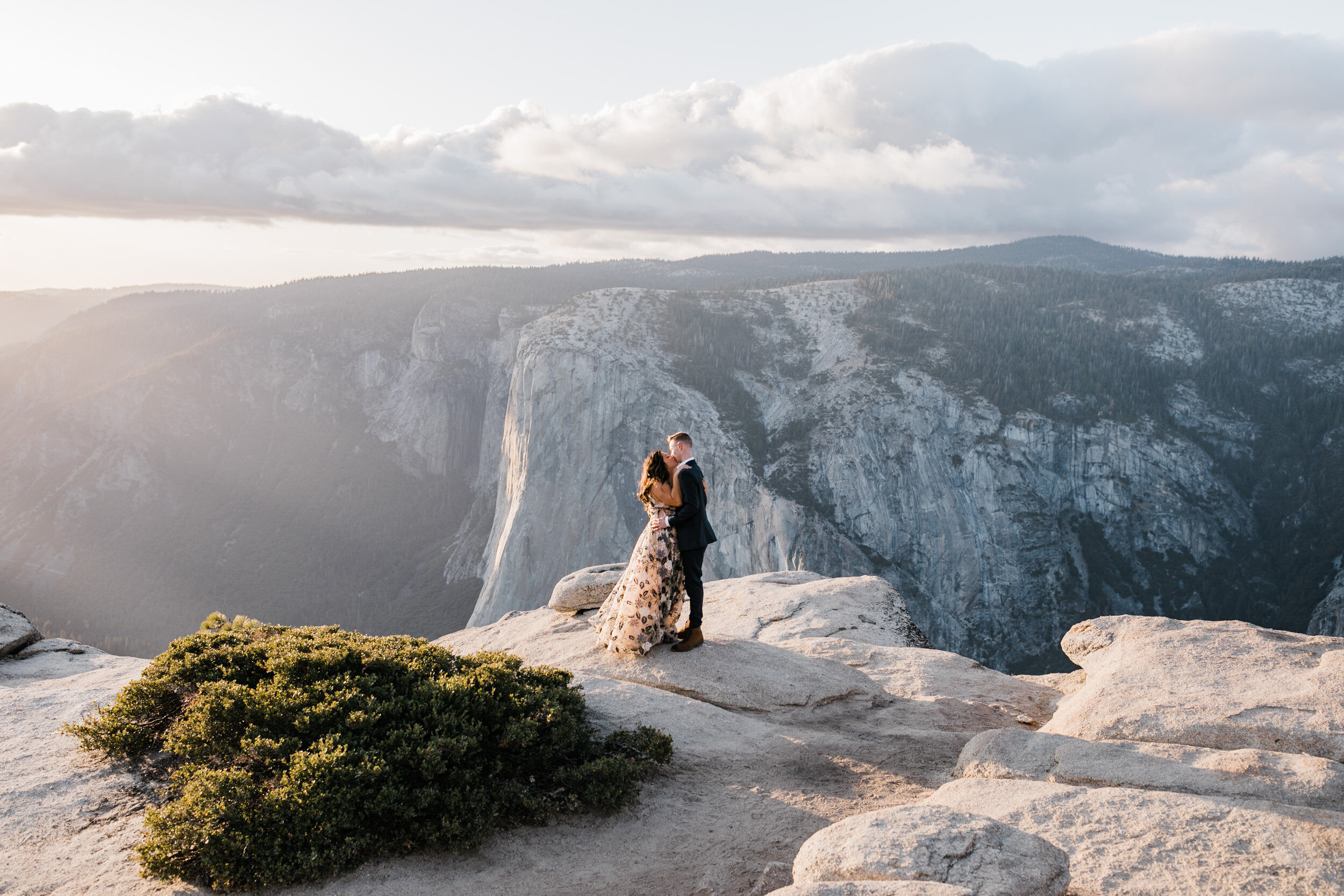 Hiking Engagement Session at Taft Point in Yosemite National Park | The Hearnes Adventure Photography