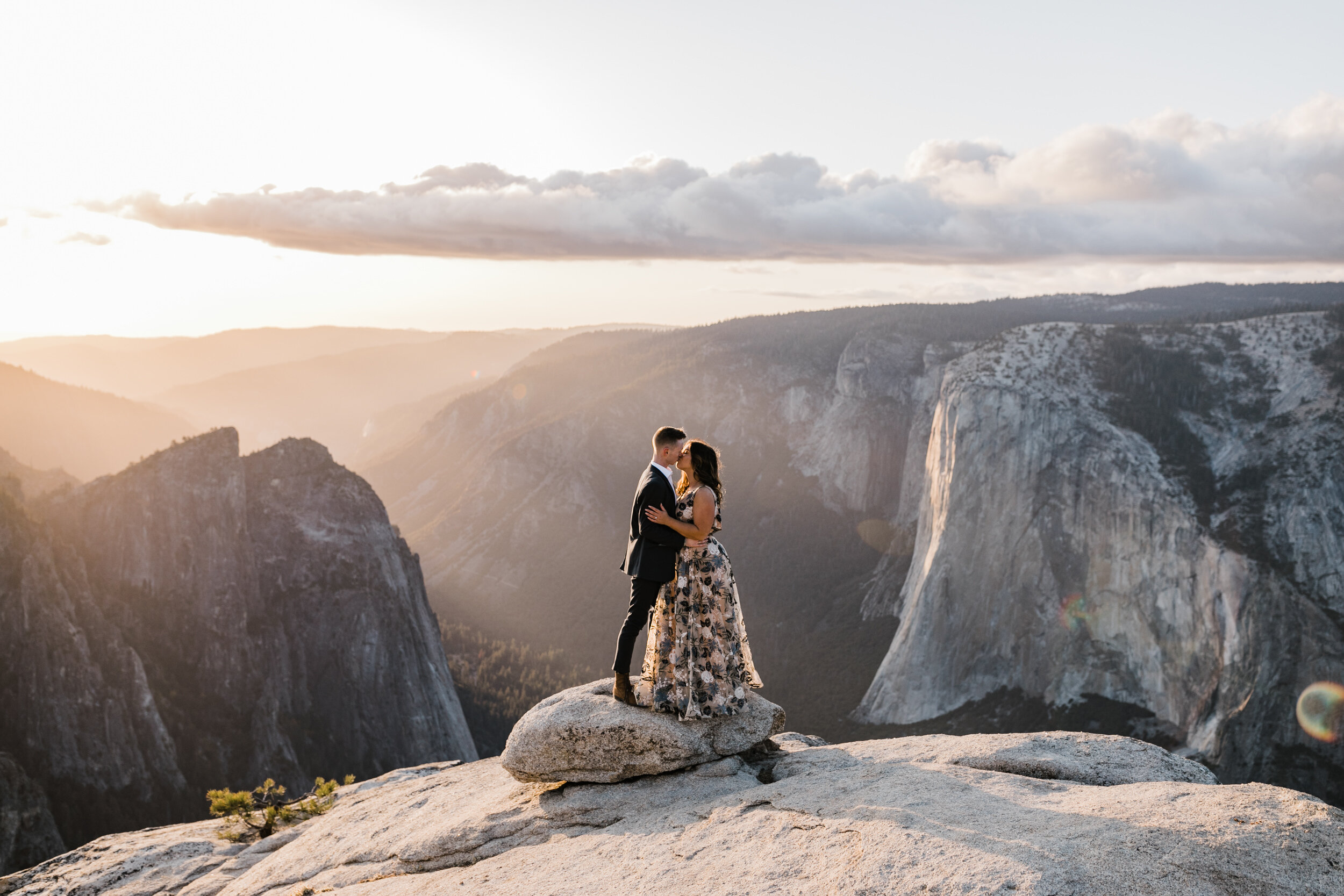 Hiking Engagement Session at Taft Point in Yosemite National Park | The Hearnes Adventure Photography