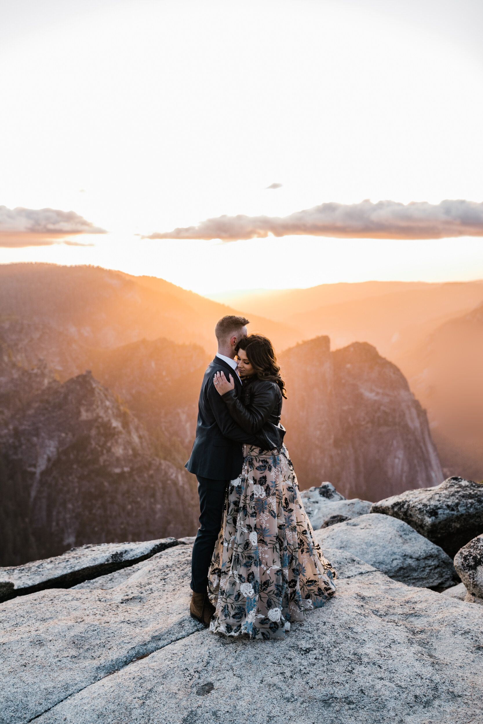 Hiking Engagement Session at Taft Point in Yosemite National Park | The Hearnes Adventure Photography