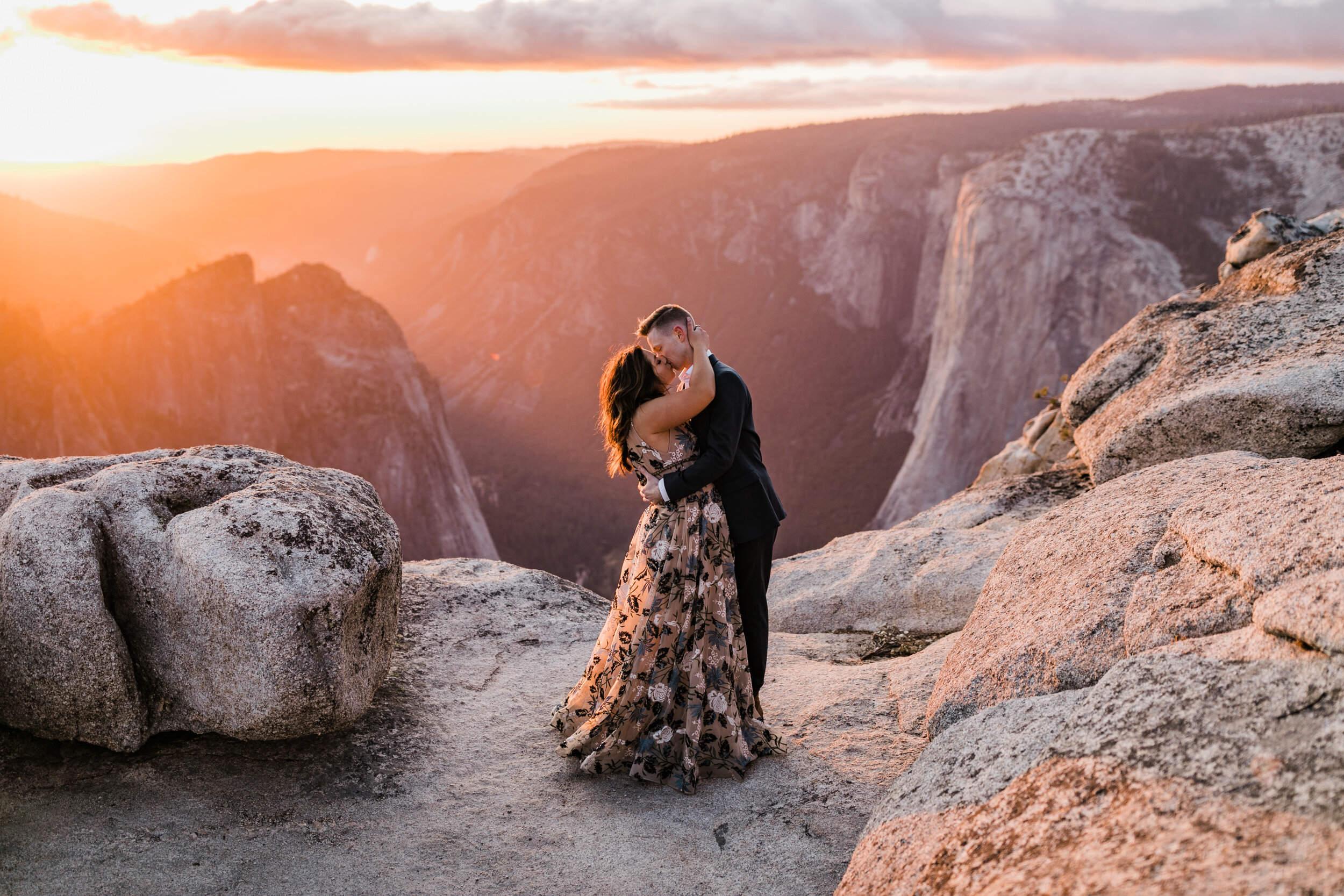 Hiking Engagement Session at Taft Point in Yosemite National Park | The Hearnes Adventure Photography