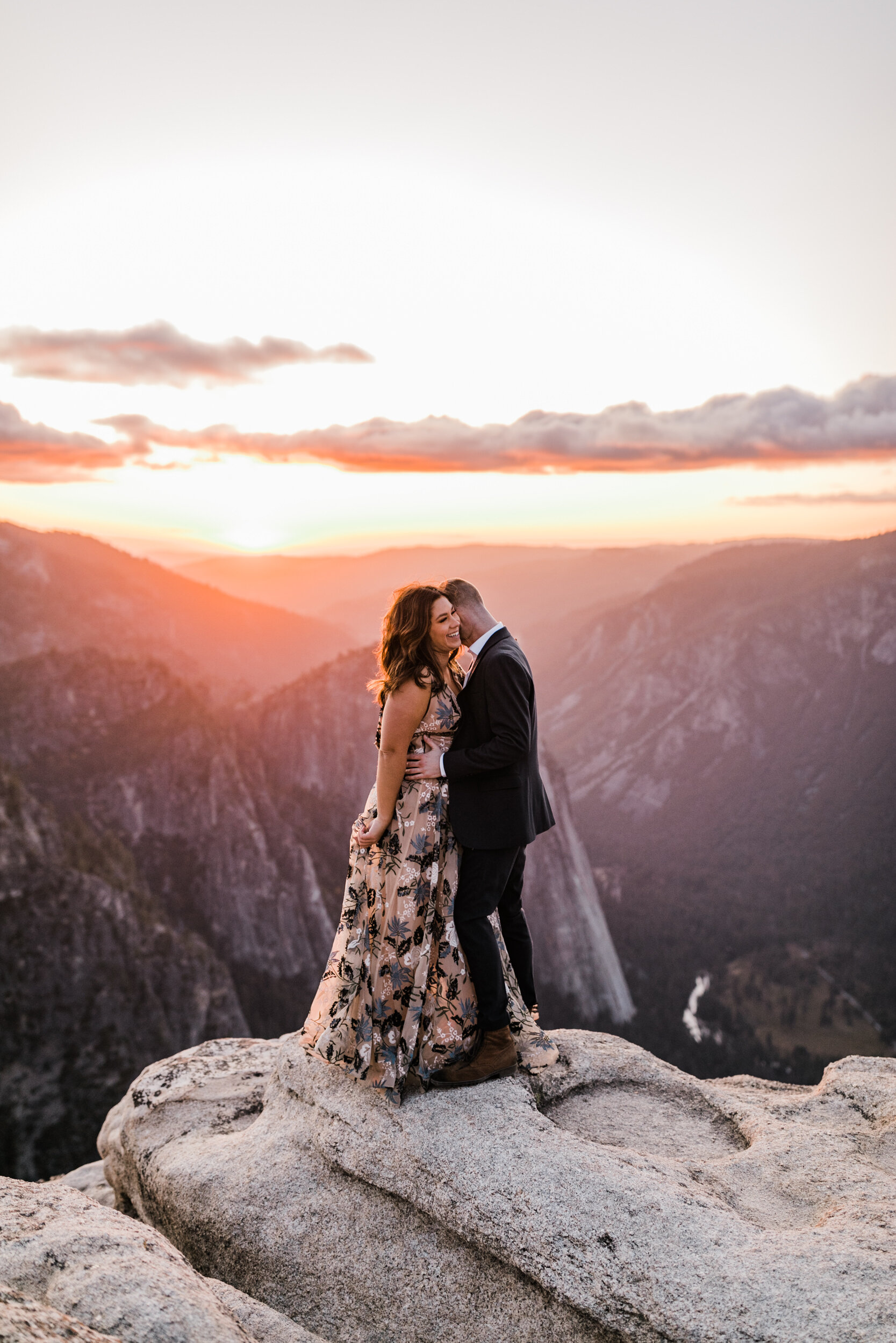 Hiking Engagement Session at Taft Point in Yosemite National Park | The Hearnes Adventure Photography