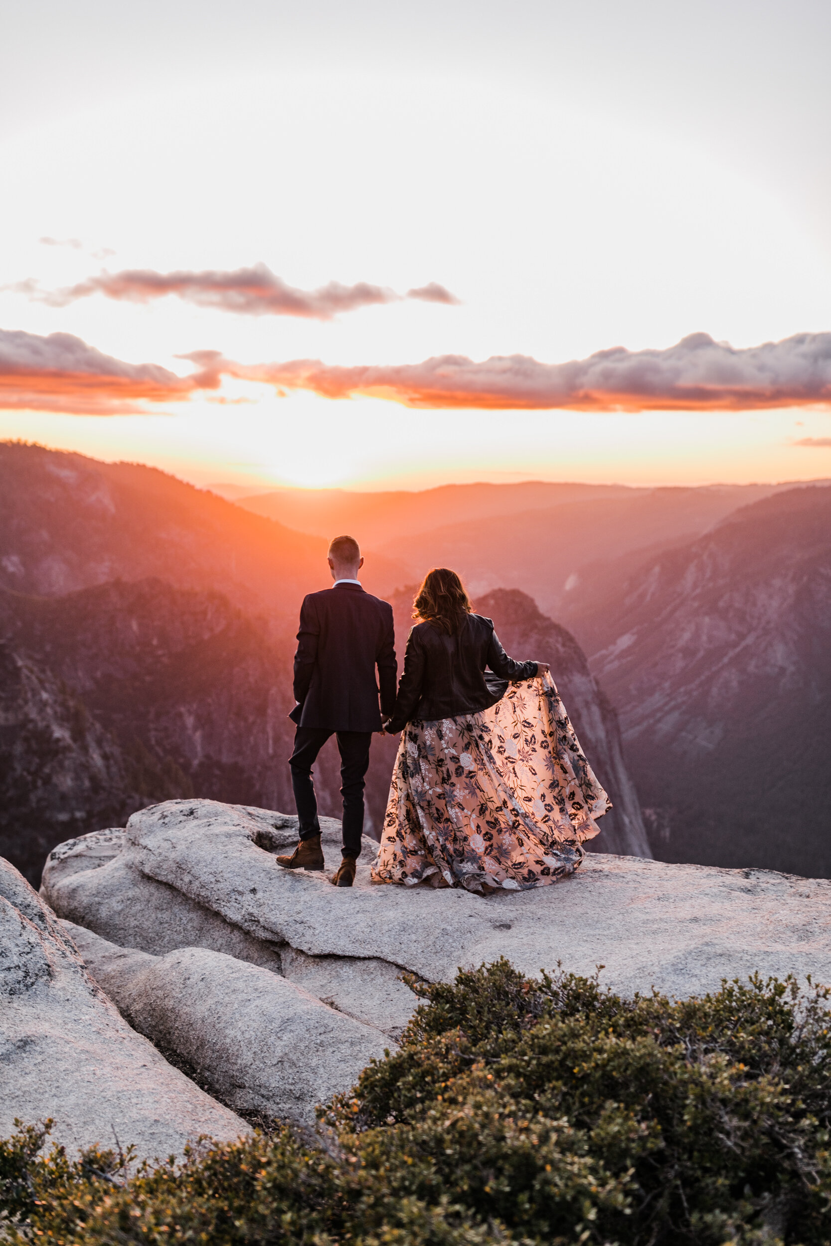 Hiking Engagement Session at Taft Point in Yosemite National Park | The Hearnes Adventure Photography