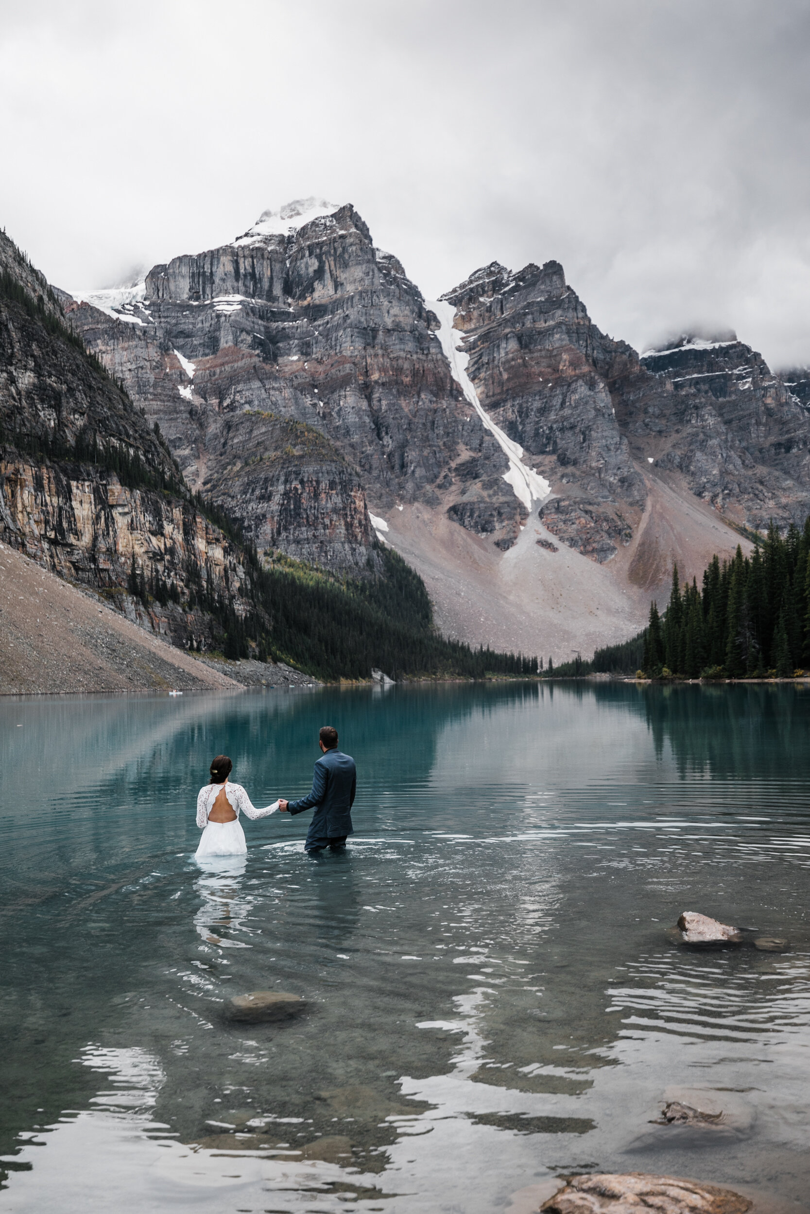 Banff-National-Park-Wedding-Hearnes-Elopement-Photography-10.jpg