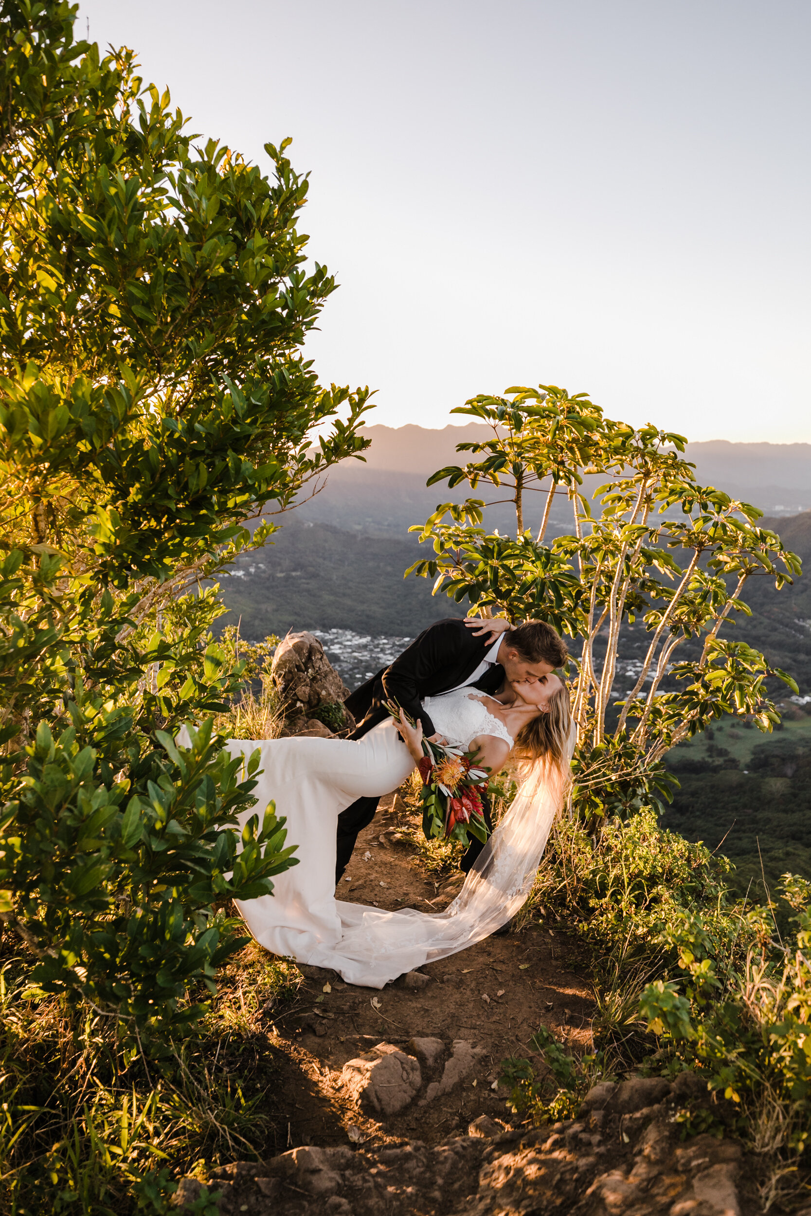 Hawaii Elopement Photographer | The Hearnes Adventure Wedding Photography on Oahu (Copy)