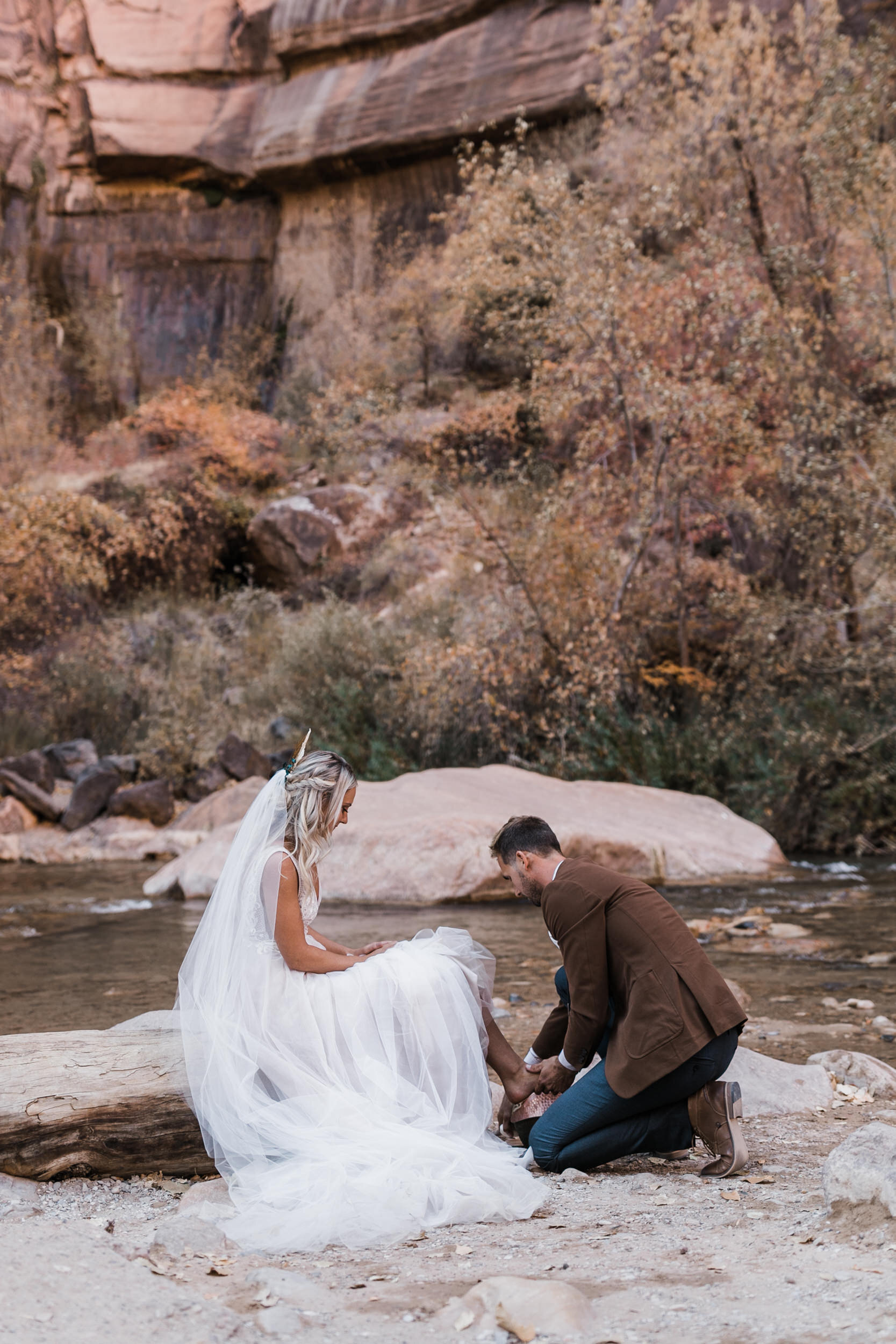 Zion-National-Park-Fall-Wedding-Lazalu-Hearnes-Elopement-Photography-24.jpg