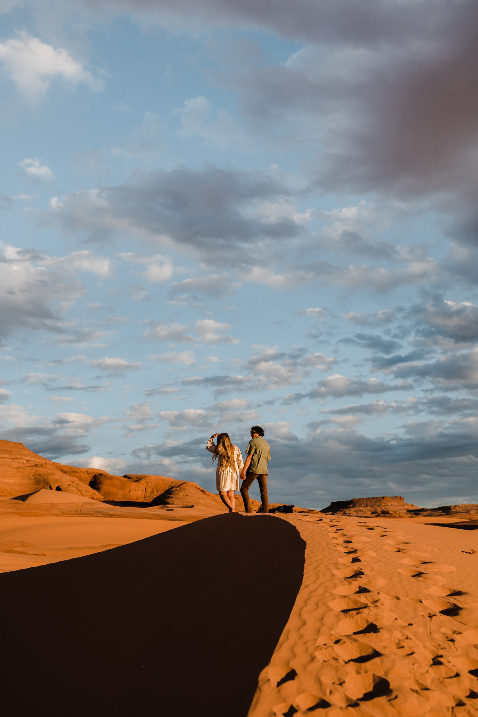 Destination engagement photos in Moab, Utah | The Hearnes Adventure Photography