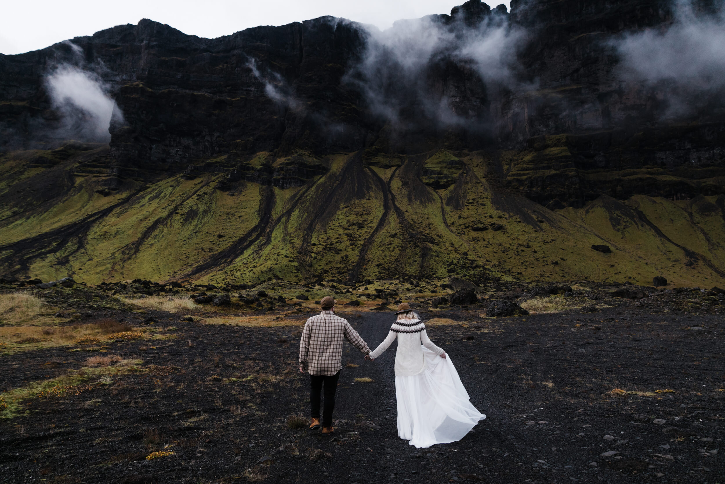 Iceland Elopement Inspiration | Foggy Mountains Adventure Wedding Photos | The Hearnes Adventure Photography