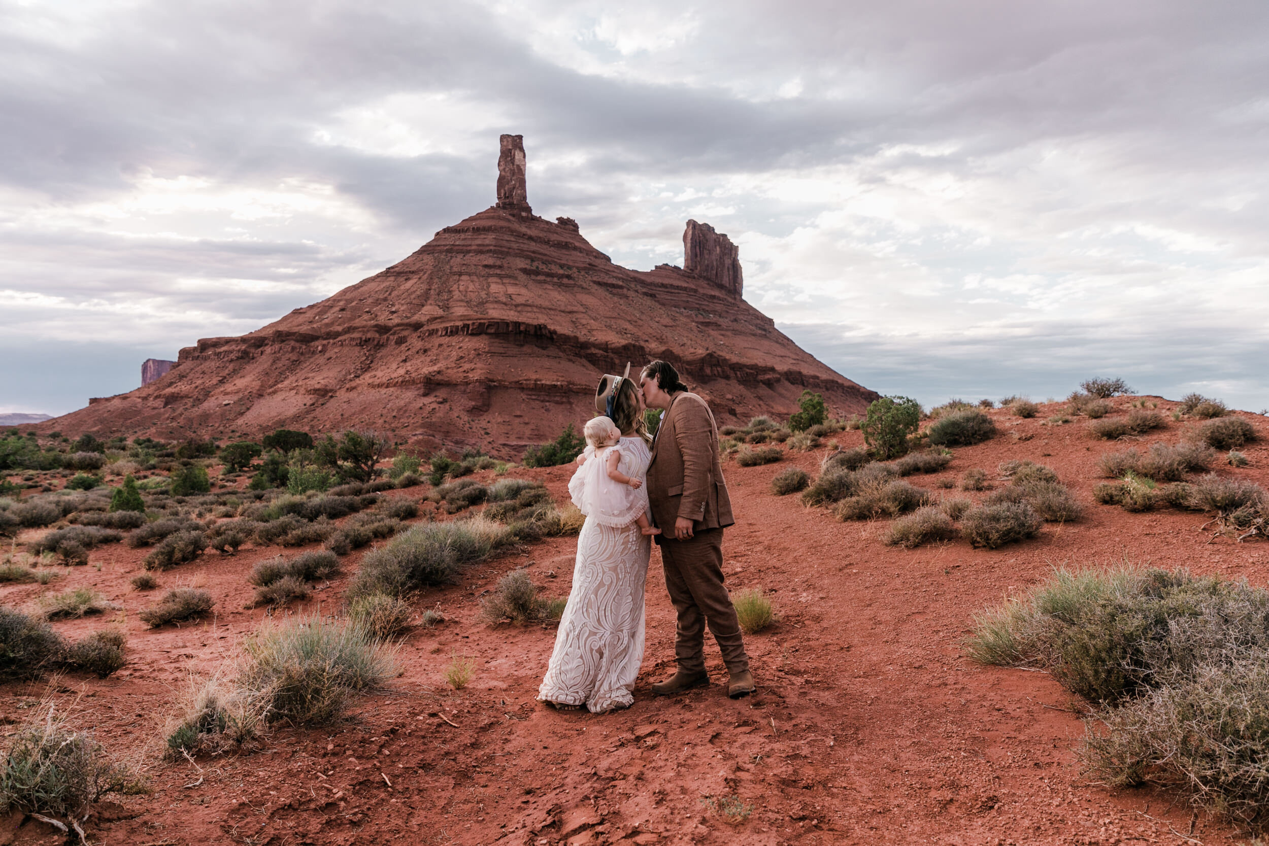 Moab-Adventure-Wedding-Hearnes-Elopement-Photography-92.jpg