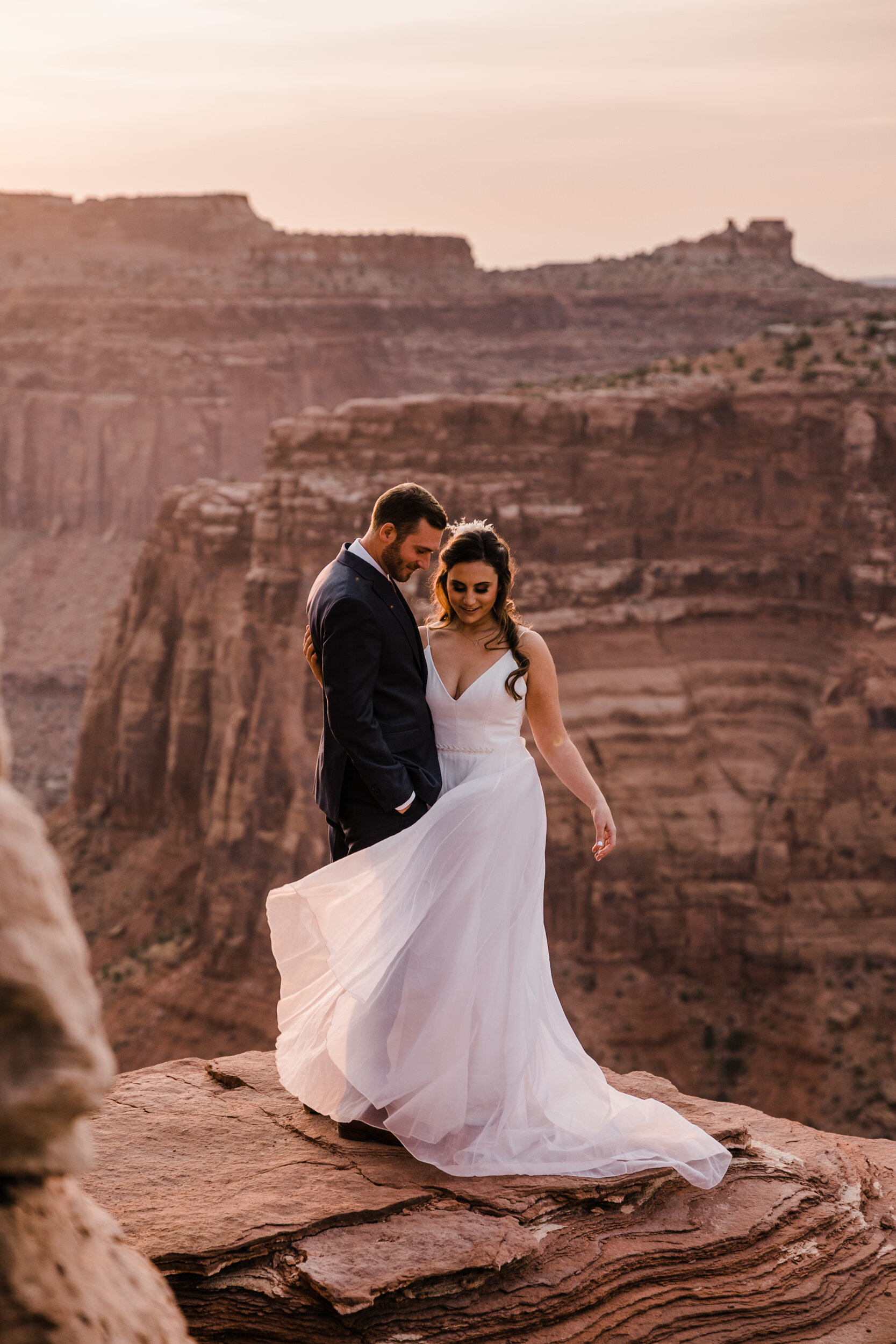 Sunrise wedding in the Moab desert with The Hearnes
