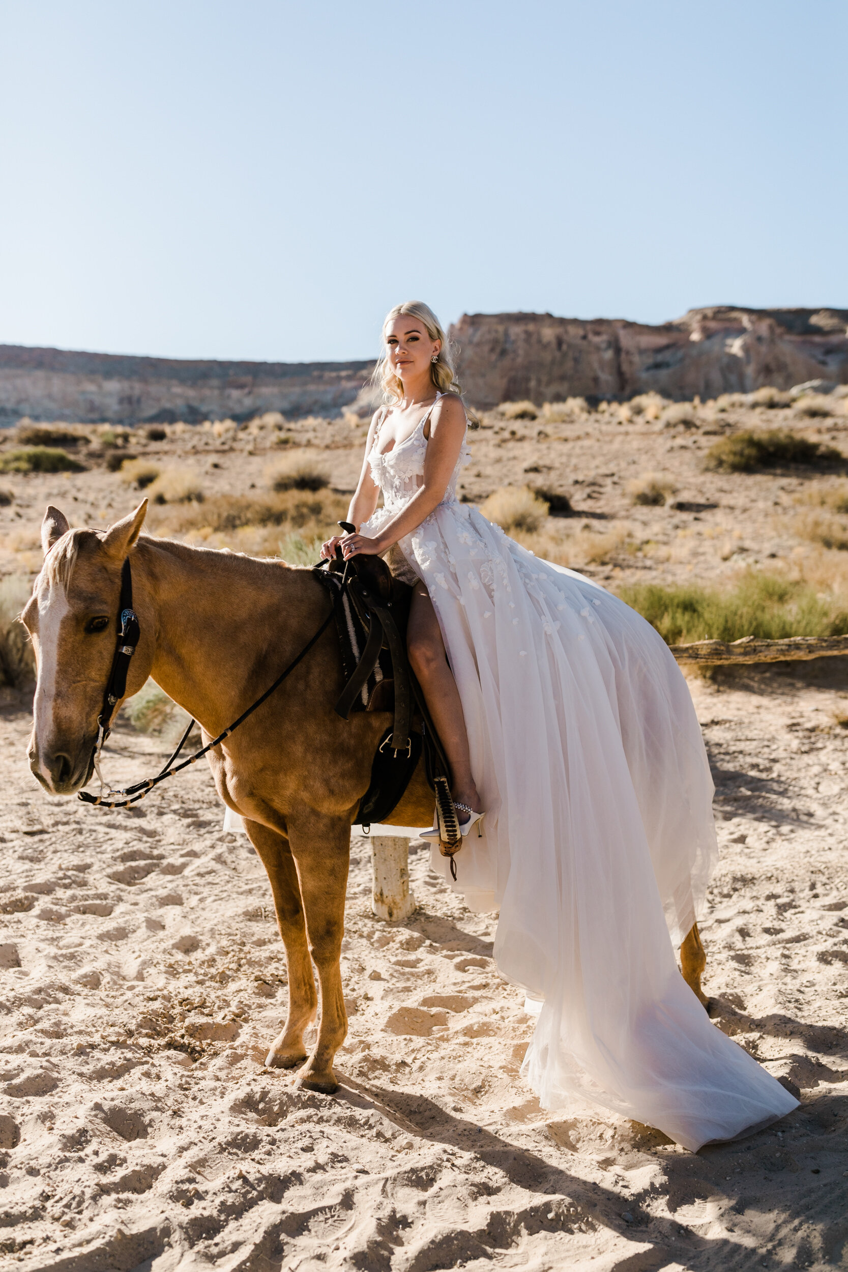 Amangiri horseback riding elopement wedding with horses | The Hearnes photography