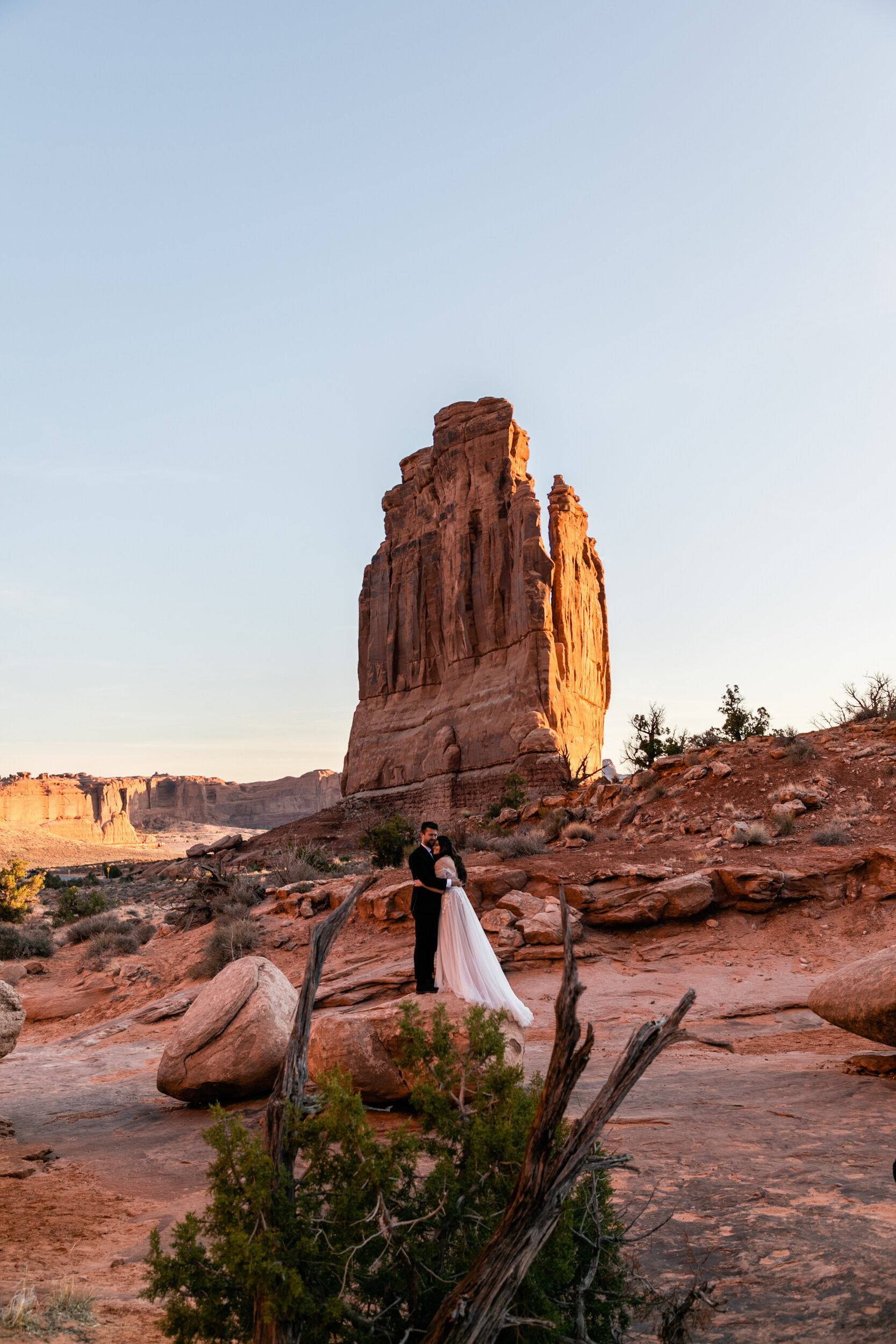 Moab Utah Elopement | Wedding in Arches National Park | The Hearnes Photography