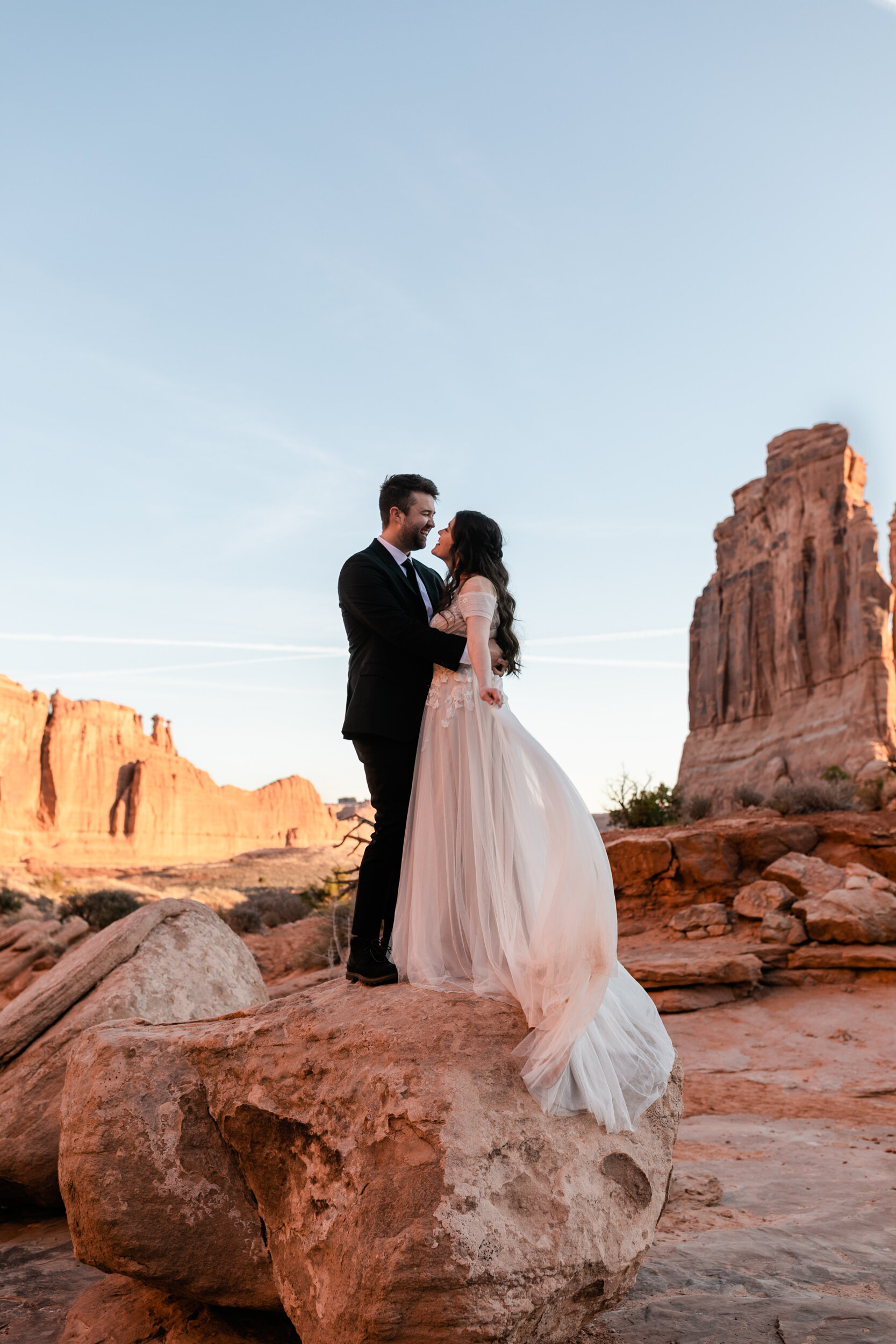 Moab Utah Elopement | Adventurous Small Wedding in Desert at Sunrise | The Hearnes Photography