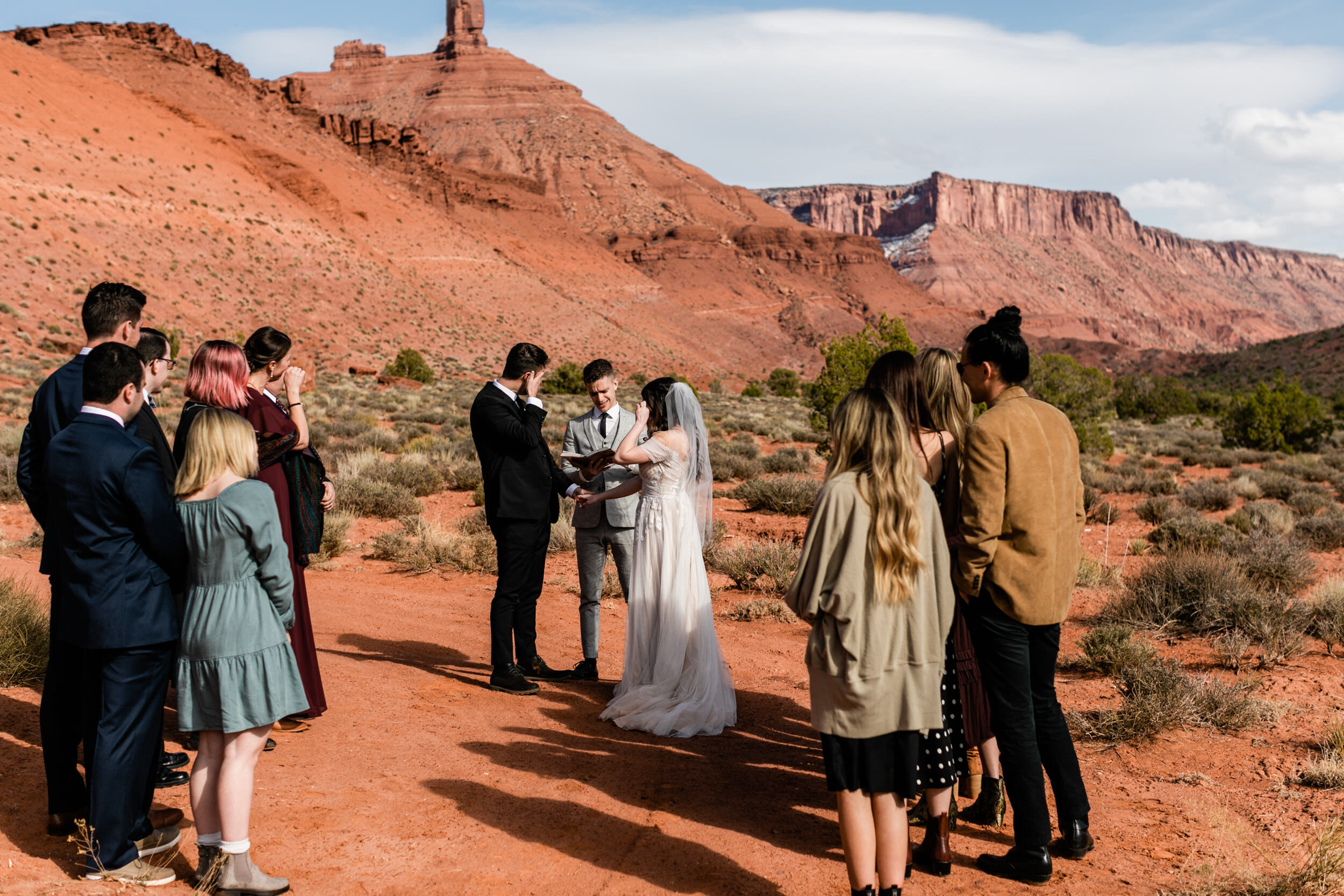 Moab Utah Elopement | Small Family Wedding near Arches National Park | The Hearnes Photography