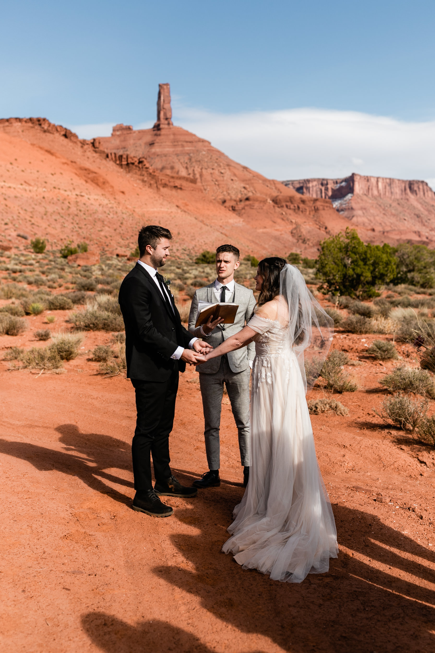 Moab Utah Elopement | Small Family Wedding near Arches National Park | The Hearnes Photography