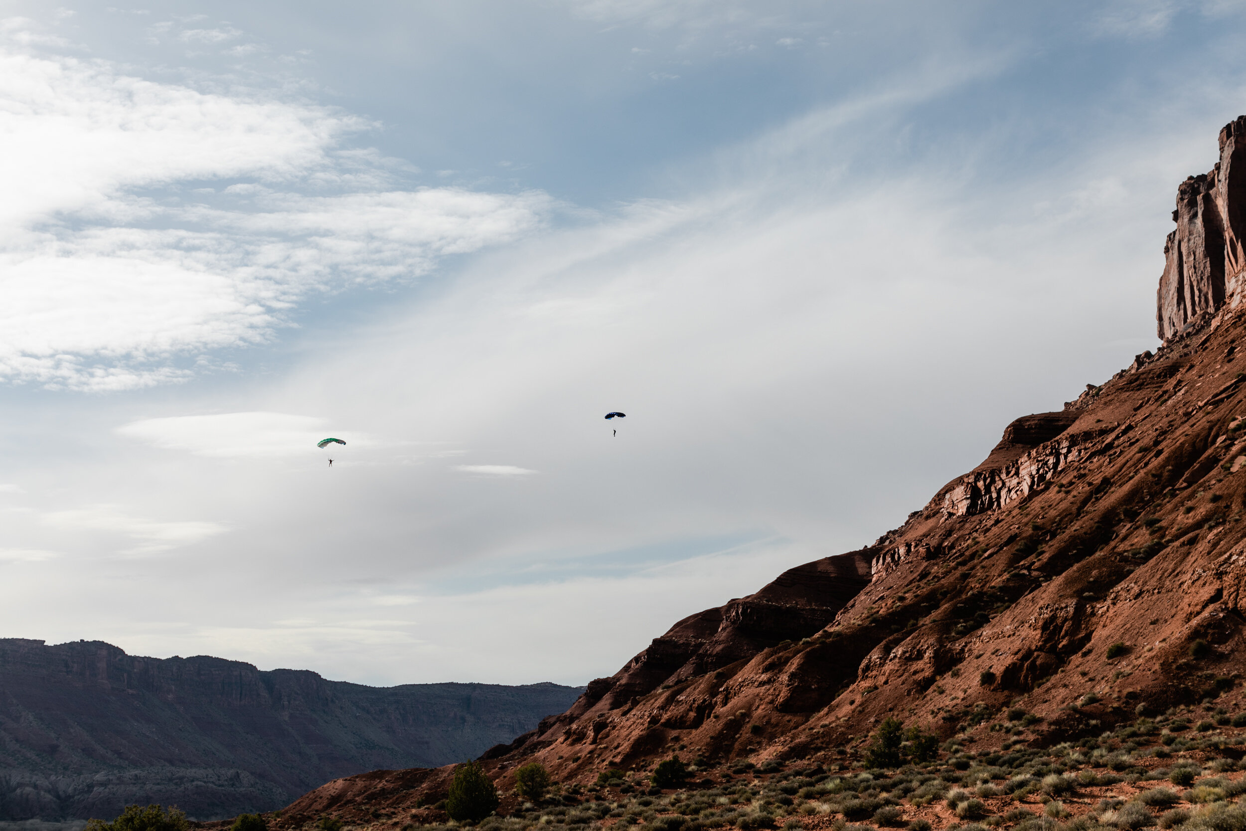 Moab Utah Elopement | Adventurous Small Wedding in Nature | The Hearnes Photography