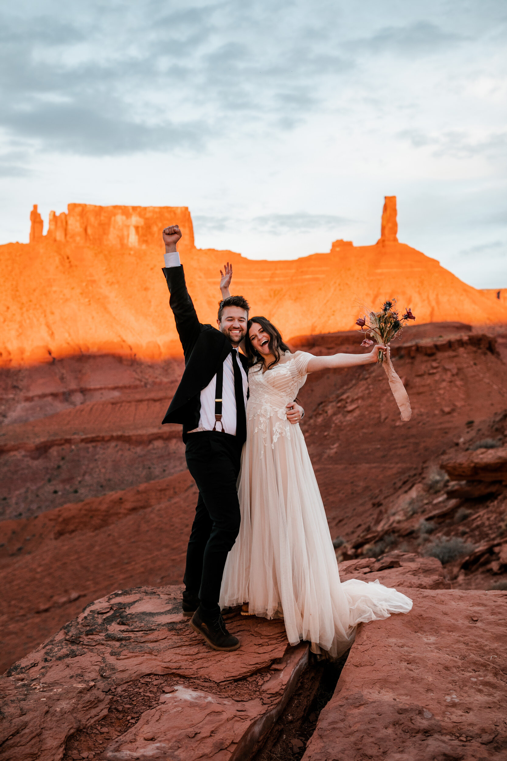 Intimate Moab Elopement | Small Family Wedding | The Hearnes Photography