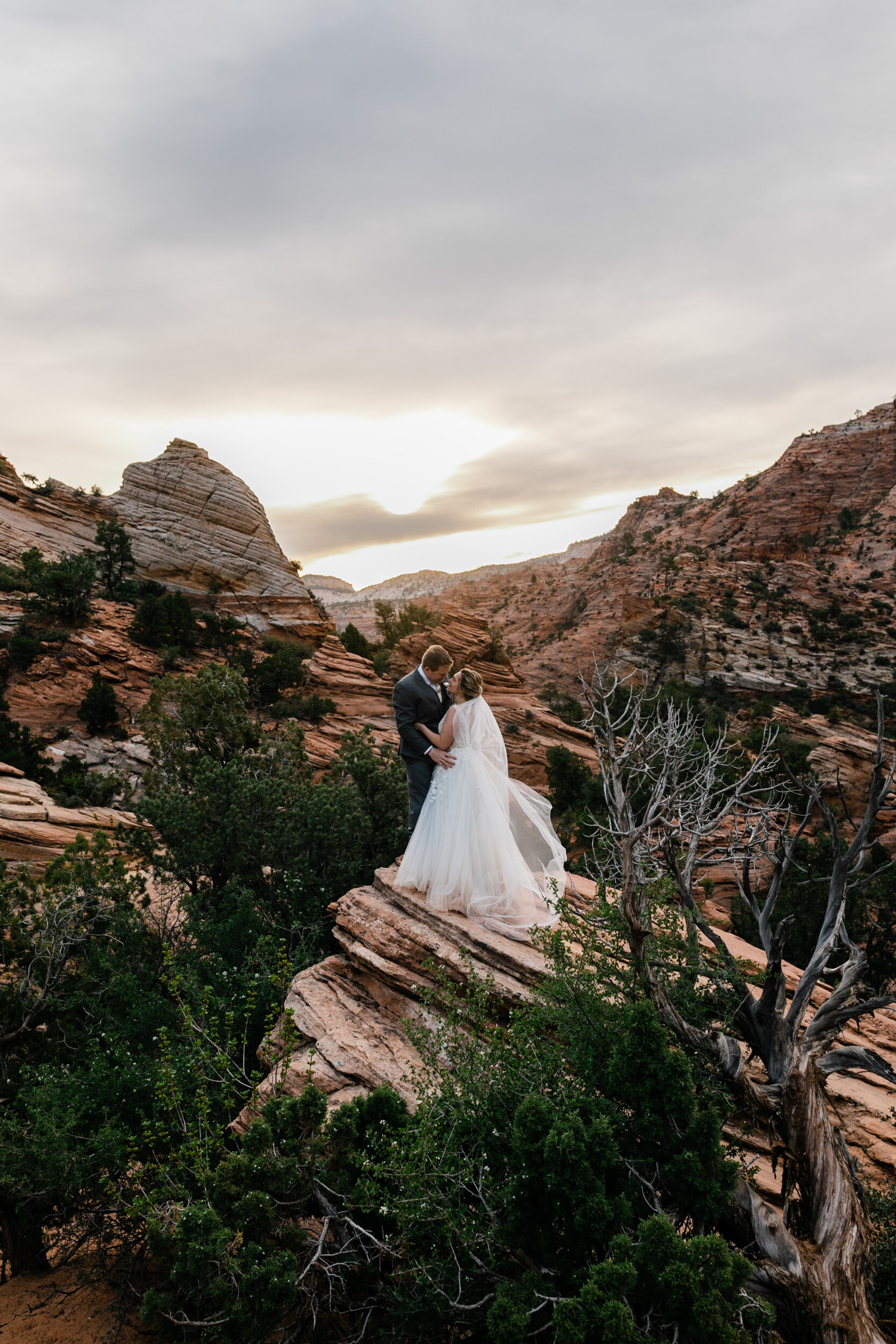 Zion Utah Elopement | Adventure Wedding Inspiration | The Hearnes Photography