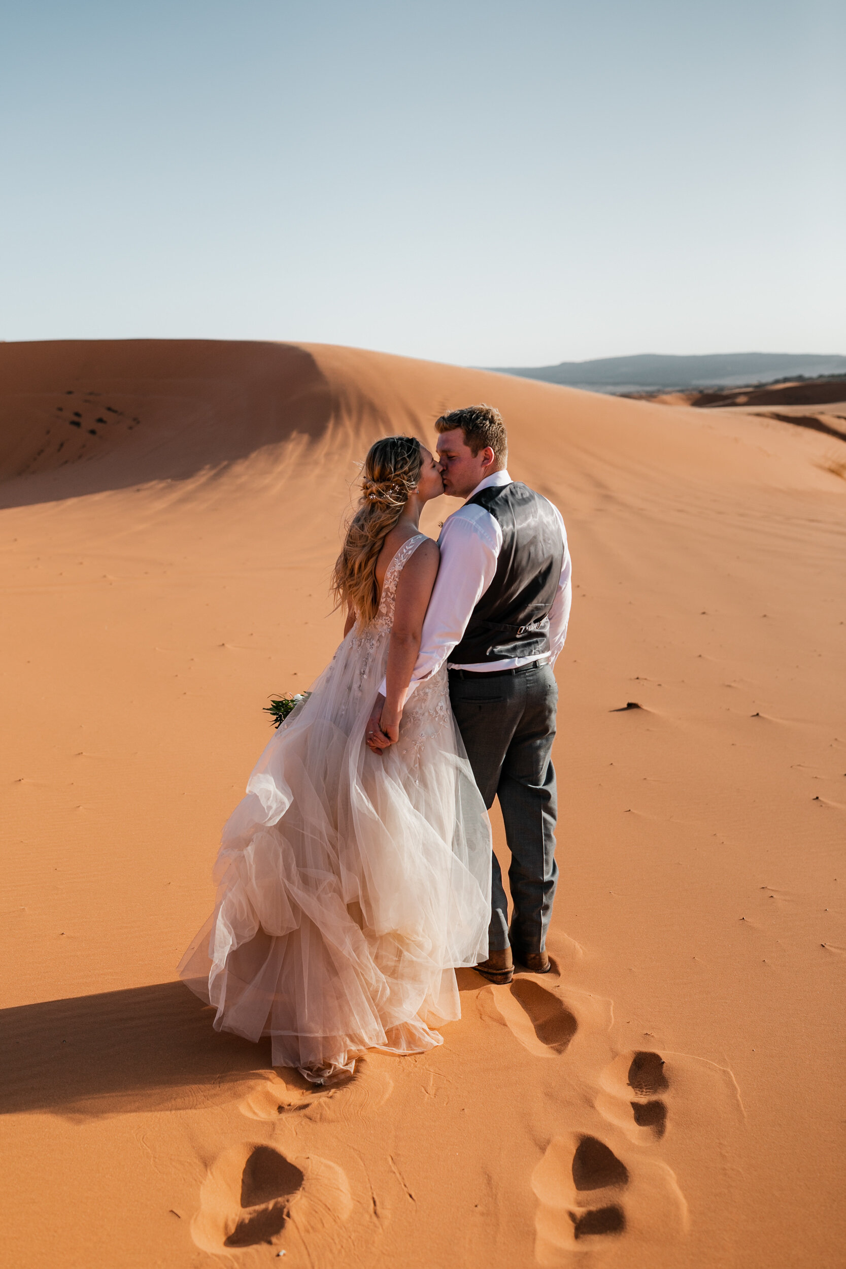 Utah Elopement | Adventurous Intimate Wedding in Sand Dunes | The Hearnes Photography