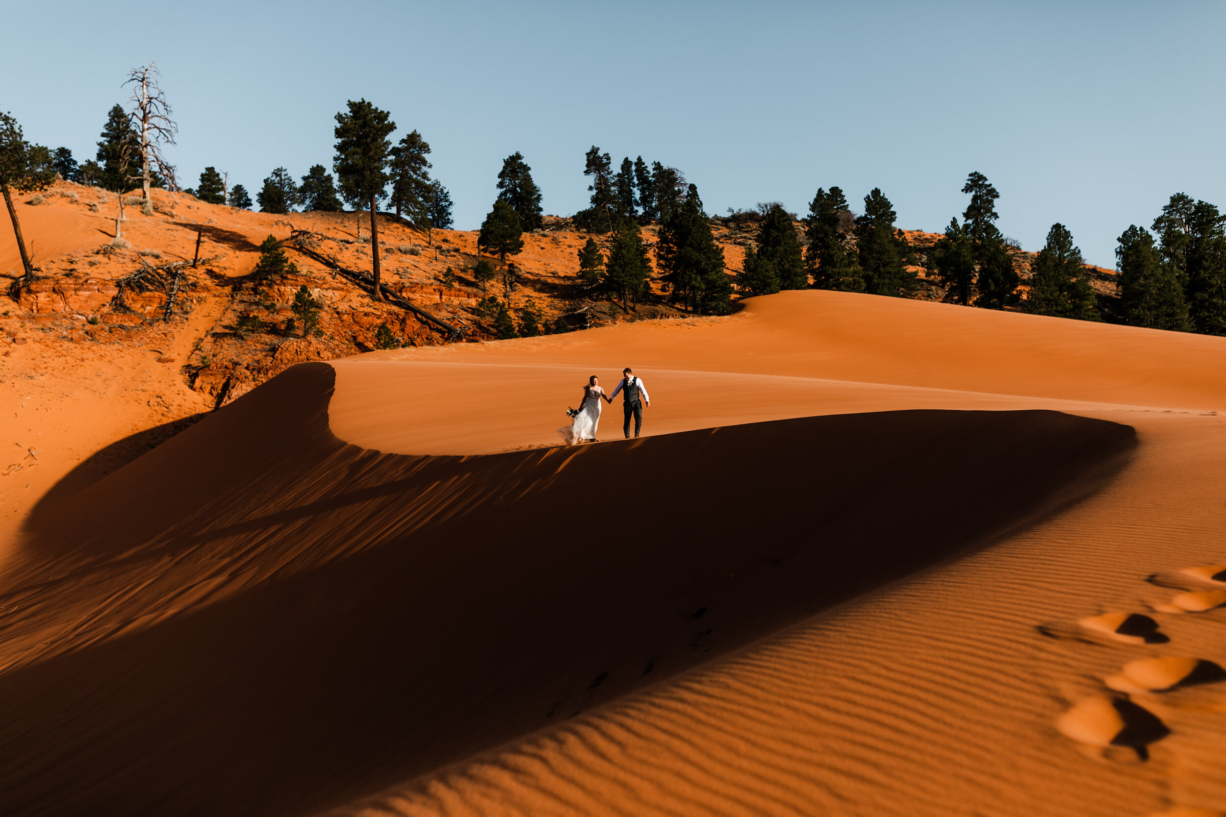 Utah Elopement | Adventurous Wedding in Sand Dunes | The Hearnes Photography