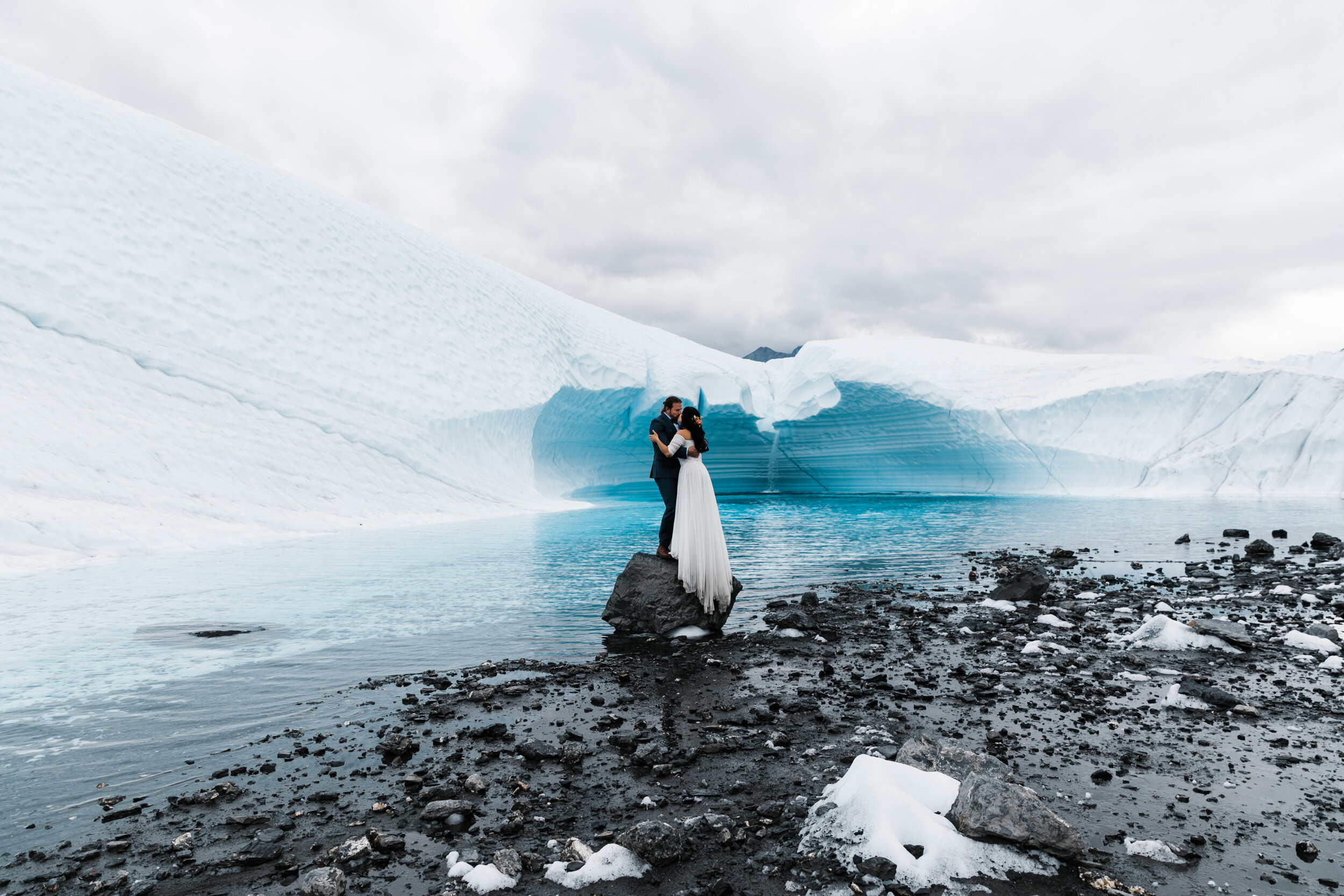 Alaska-Glacier-Helicopter-Elopement-Hearnes-Adventure-Photography-14.jpg