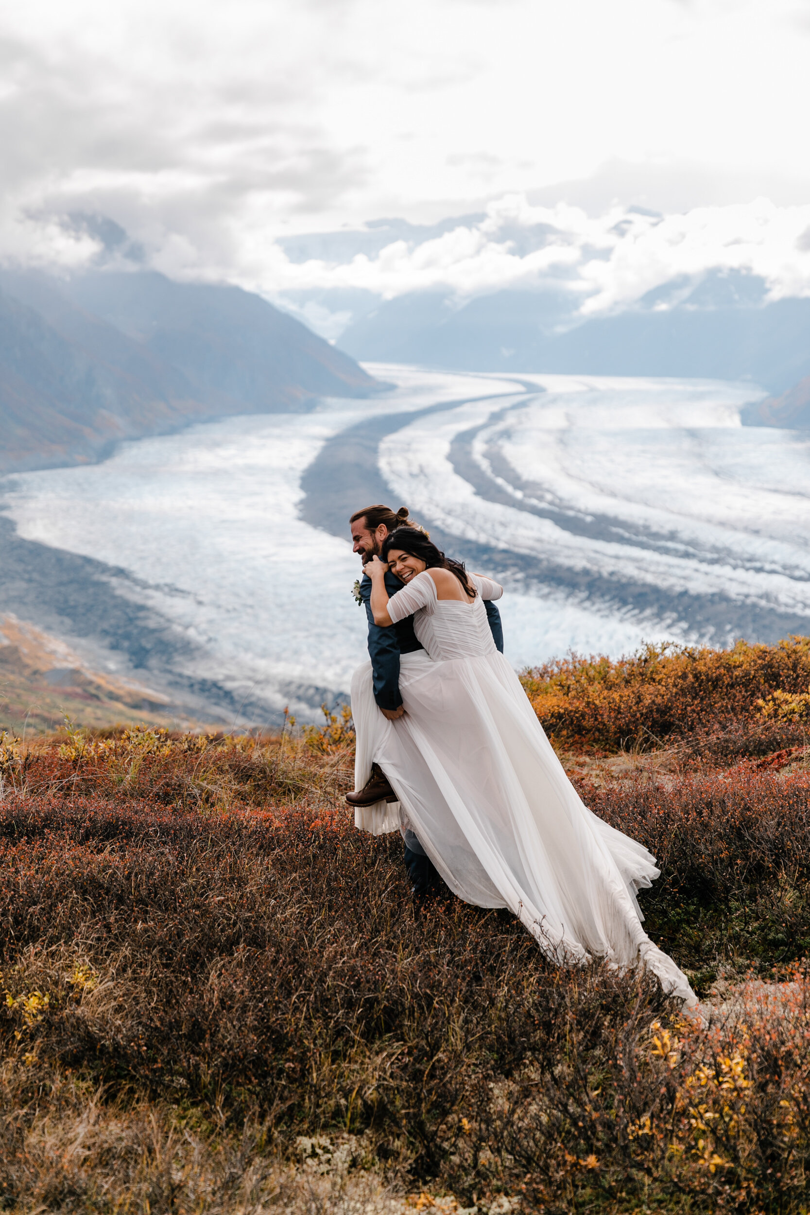 Alaska Elopement | Autumn Adventure Wedding Inspiration | The Hearnes Photography