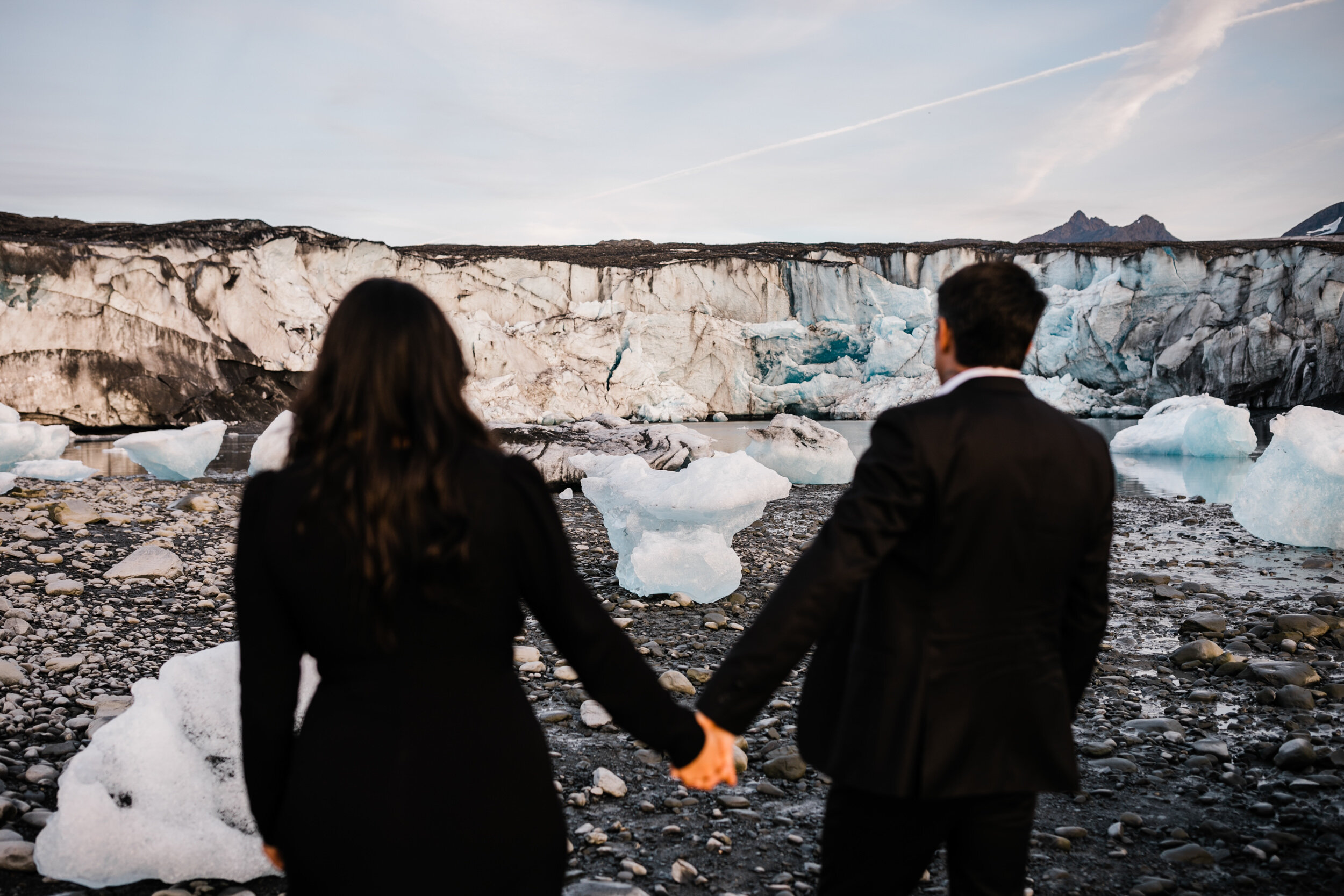 Alaska Engagement | Iceberg Beach with Glaciers | The Hearnes Photography