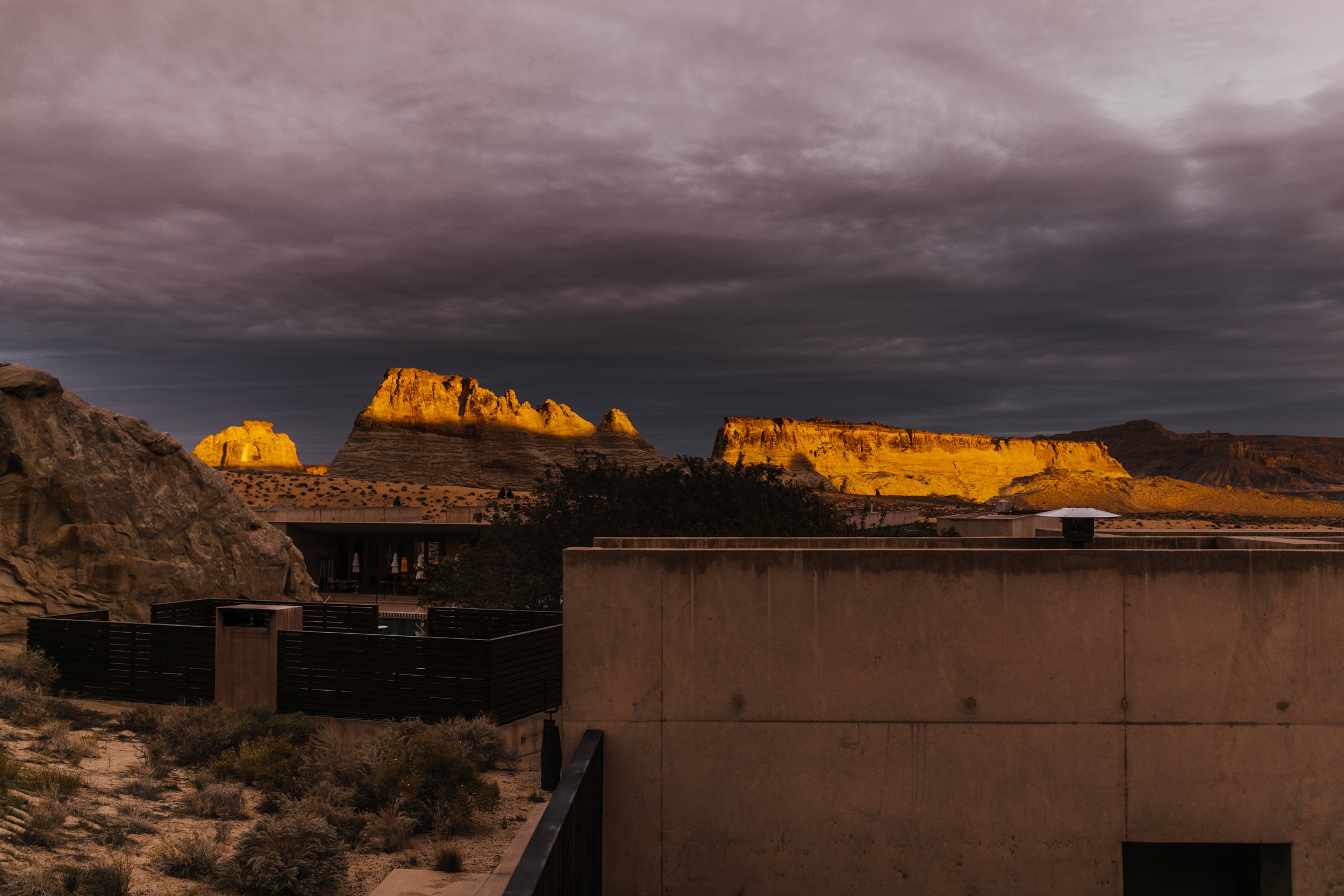 Sunrise at Amangiri Luxury Wedding Resort in Utah | The Hearnes Adventure Photography