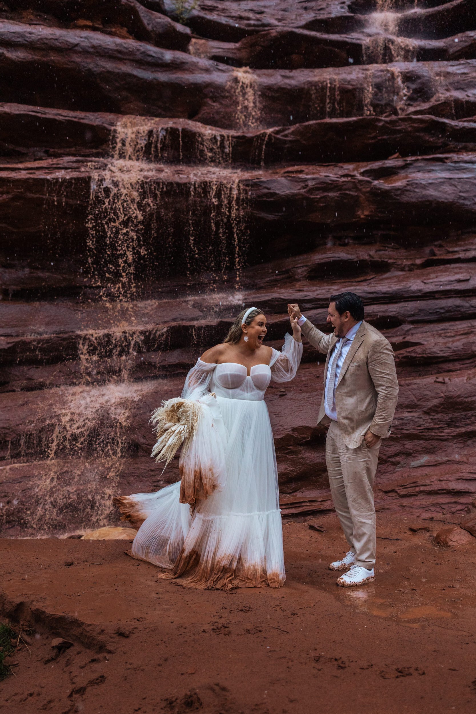 Rainy Wedding Day in Moab, Utah | The Hearnes Elopement Photography