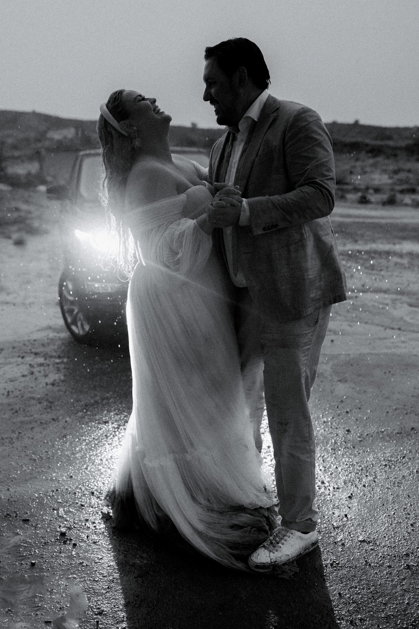 Rainy Wedding Day in Moab, Utah | The Hearnes Elopement Photography