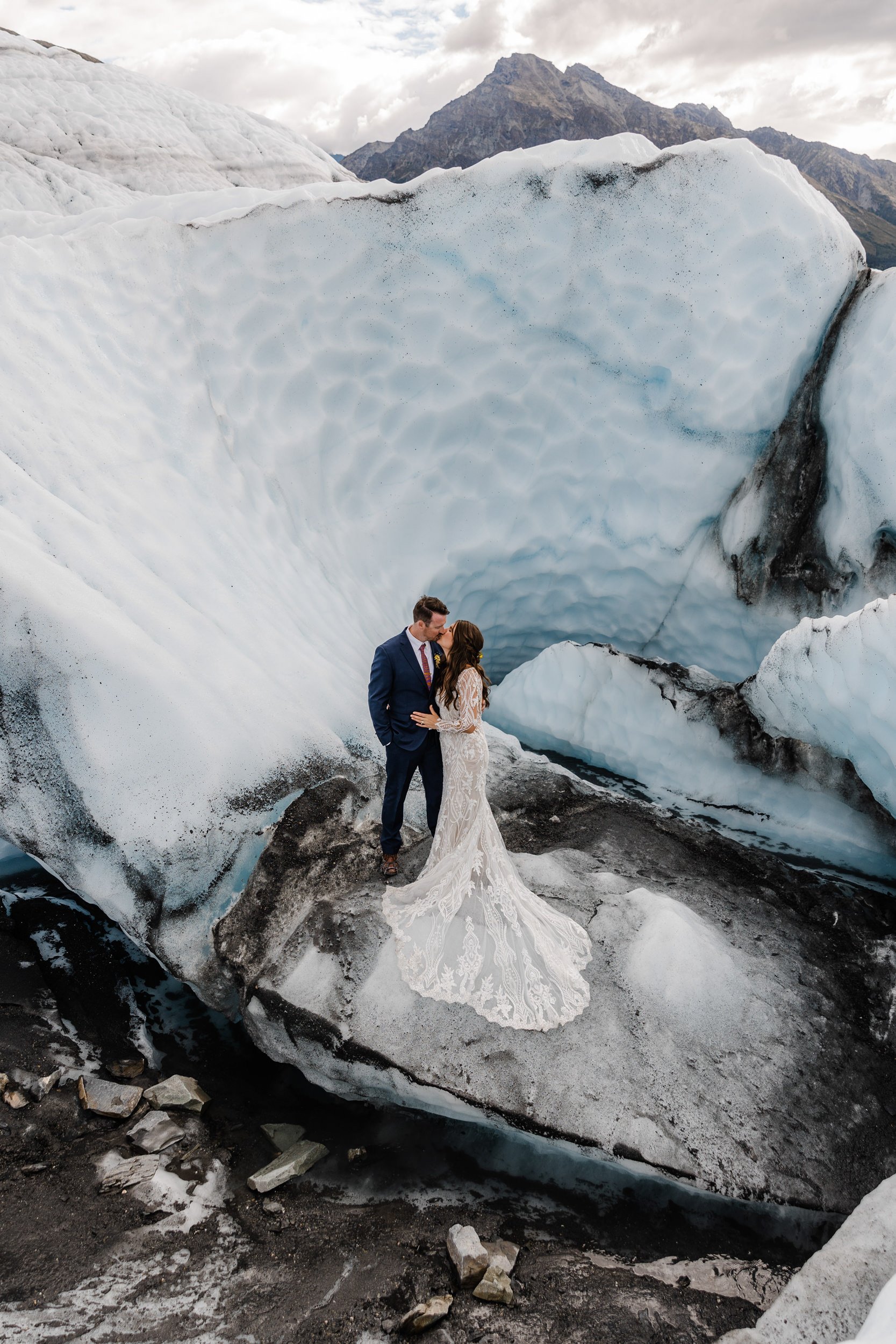 Glacier Helicopter Wedding in Alaska | The Hearnes Elopement Photography