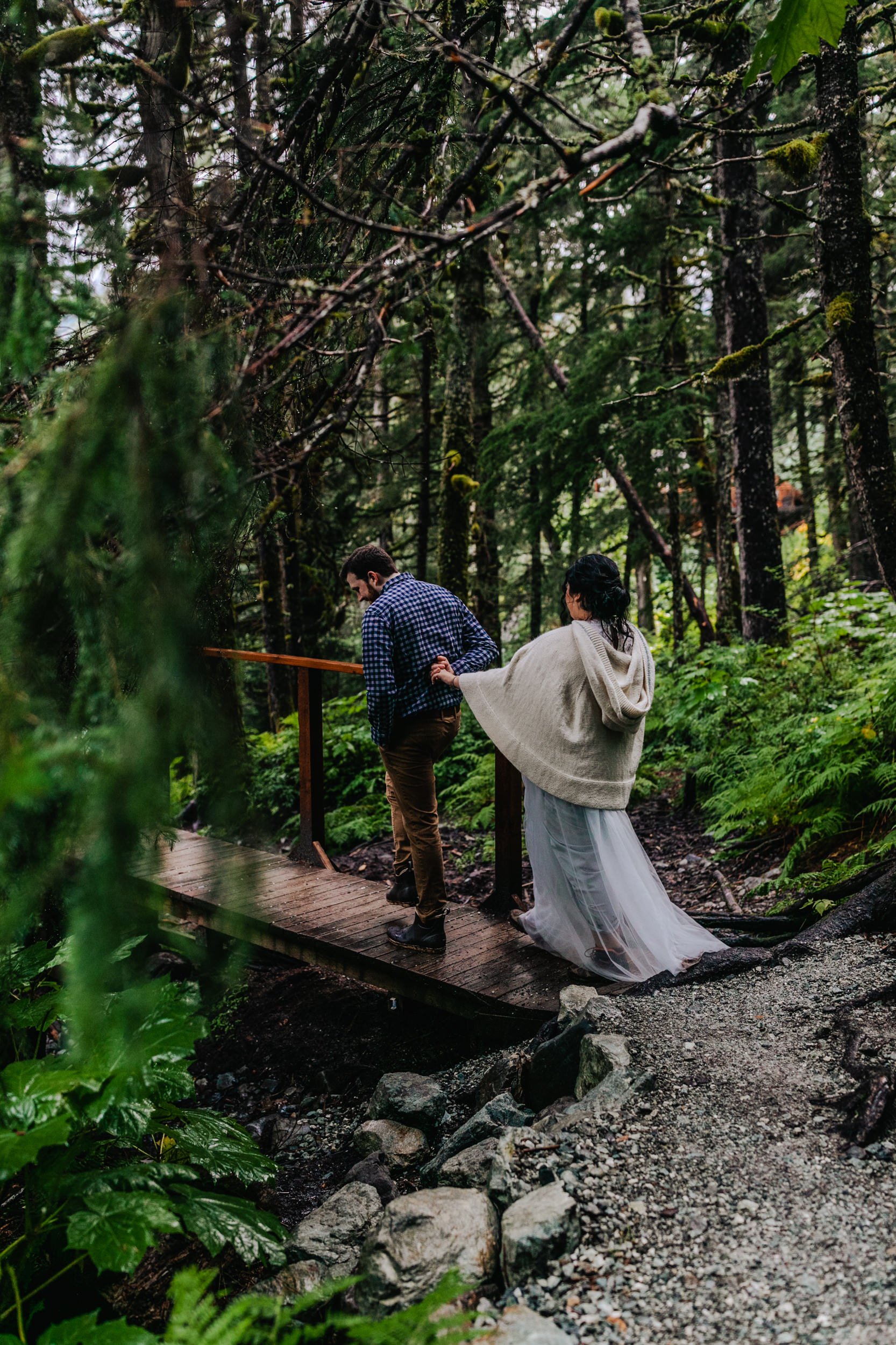 Rainy Wedding Day in Alaska | The Hearnes Elopement Photography