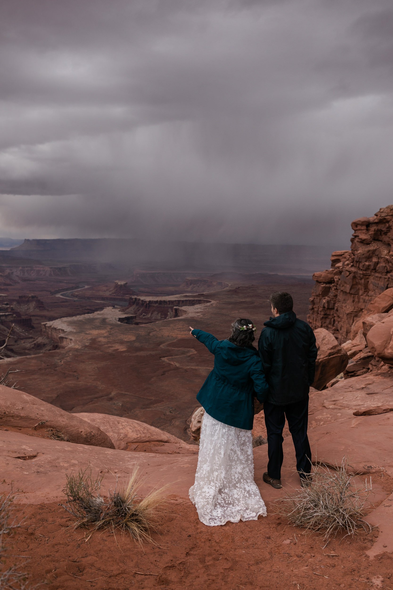 Rainy Wedding Day in Moab | The Hearnes Elopement Photography