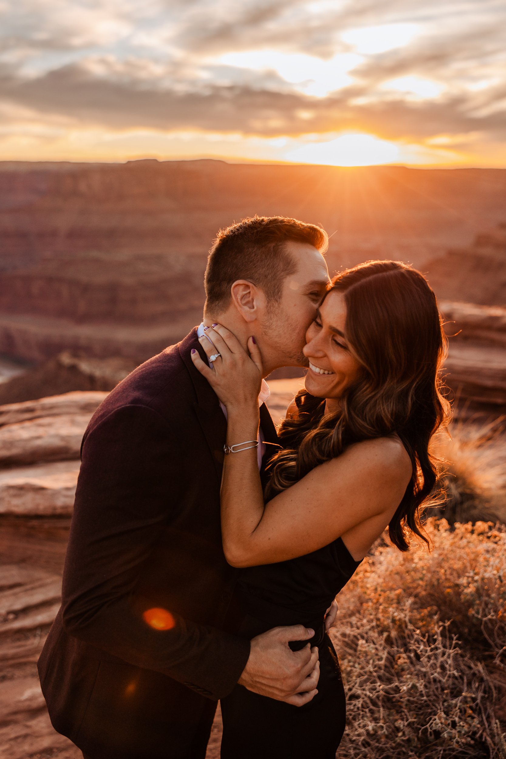 Dead Horse Point Engagement Session | The Hearnes Adventure Photography