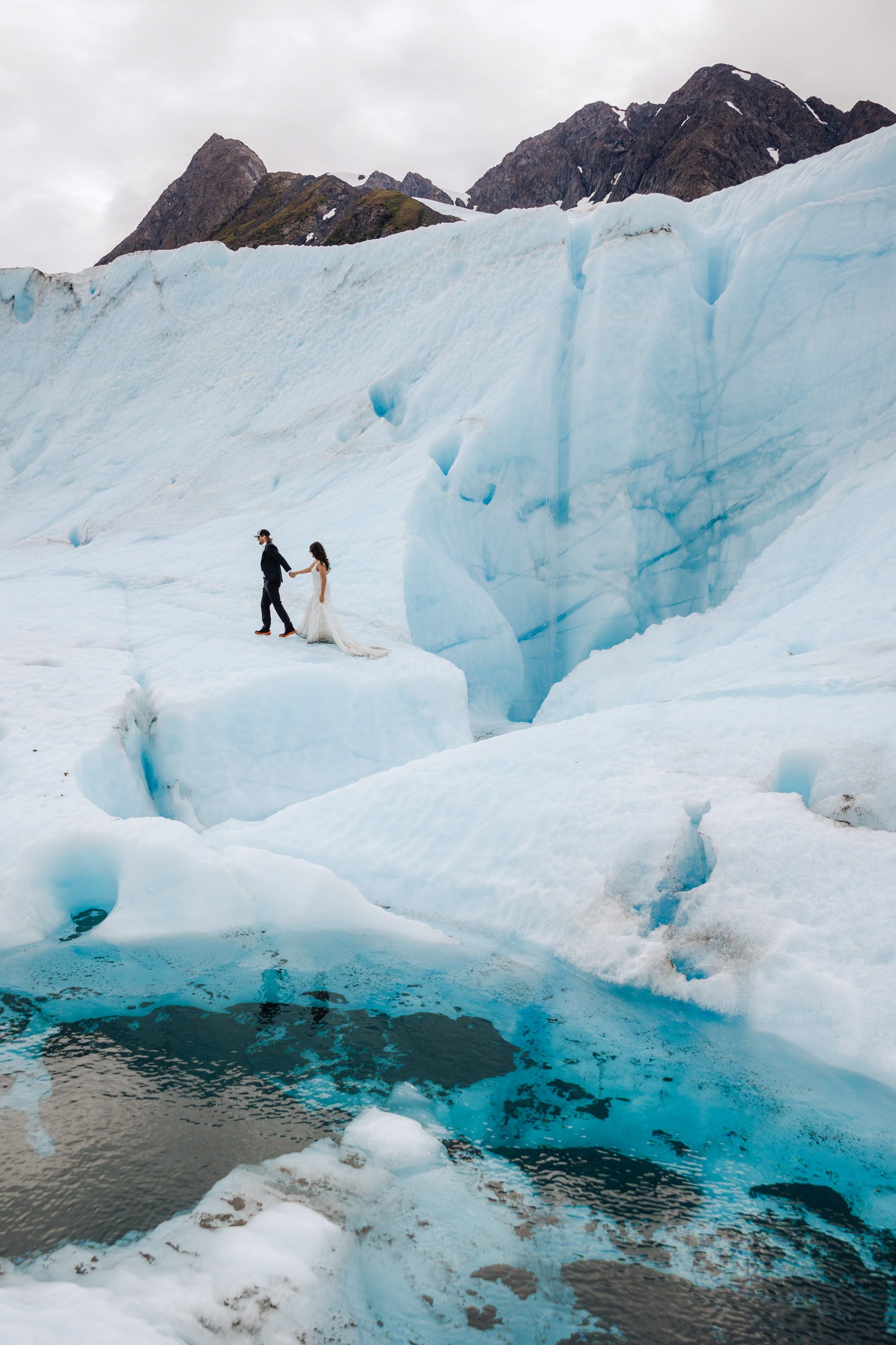 Glacier Helicopter Wedding in Alaska | The Hearnes Elopement Photography
