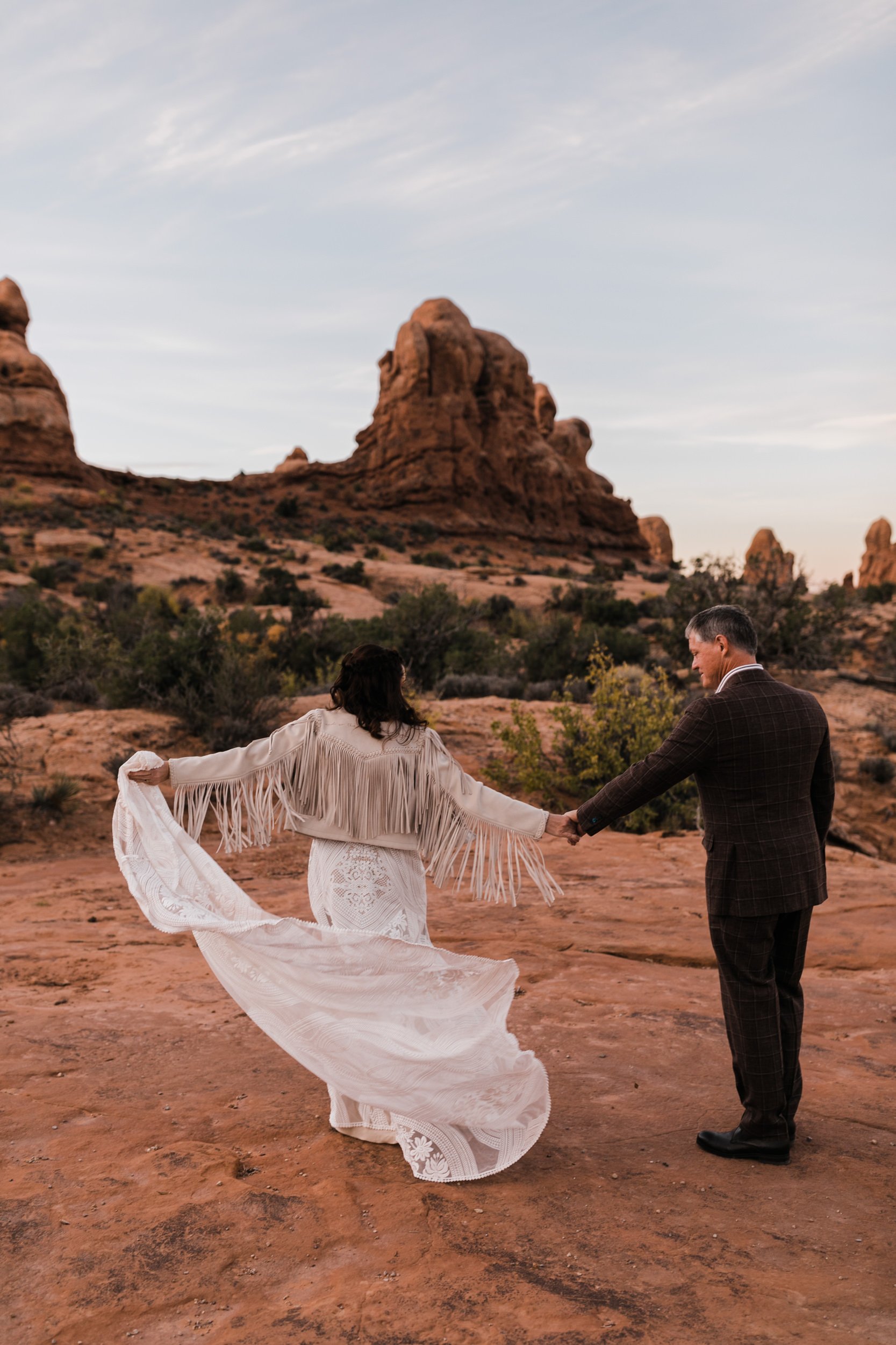 Moab &amp; Amangiri Roadtrip Elopement to Arches National Park | The Hearnes Adventure Photography