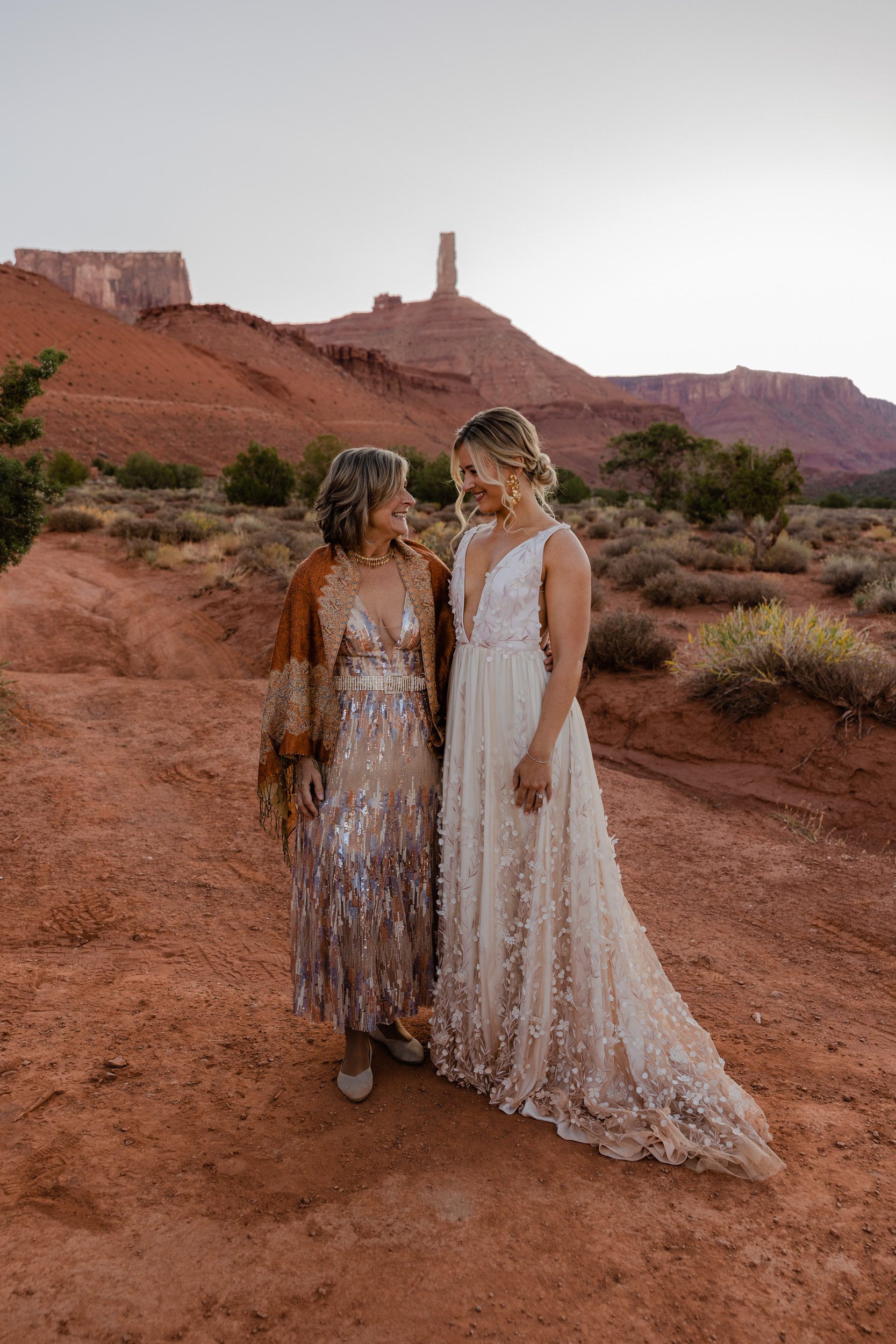Desert-Western-Wedding-Hearnes-Elopement-Photography-34.jpg