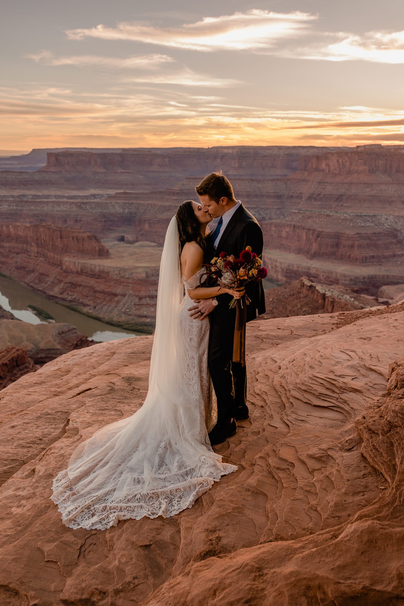 Hearnes-Elopement-Photography-Moab-Wedding-11.jpg