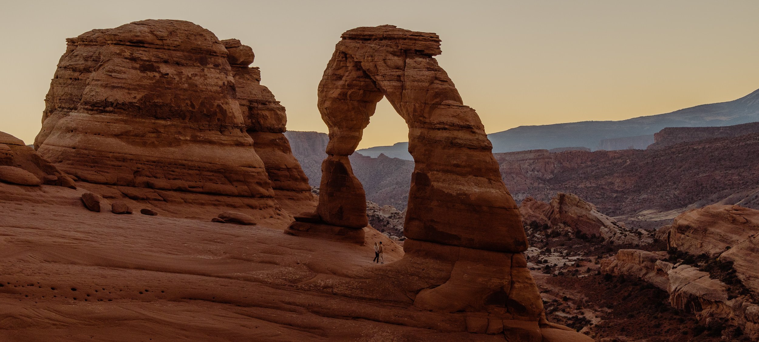 Delicate Arch Wedding Day Hike in Arches National Park | The Hearnes Moab Elopement Photography