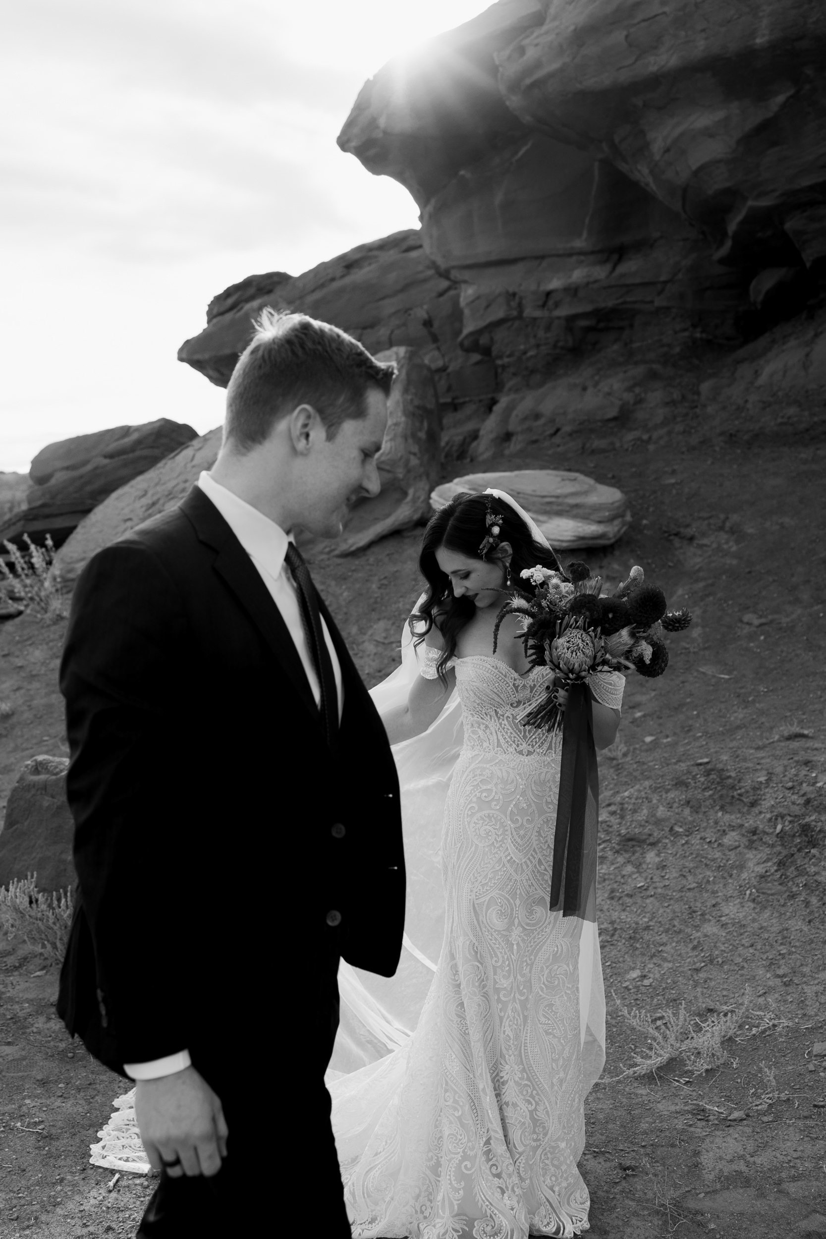 Utah Desert Elopement Photography in Moab, Utah | The Hearnes Adventure Weddings