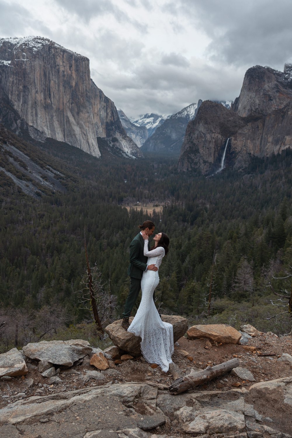 The Hearnes Adventure Photography | Yosemite National Park Hiking Elopement