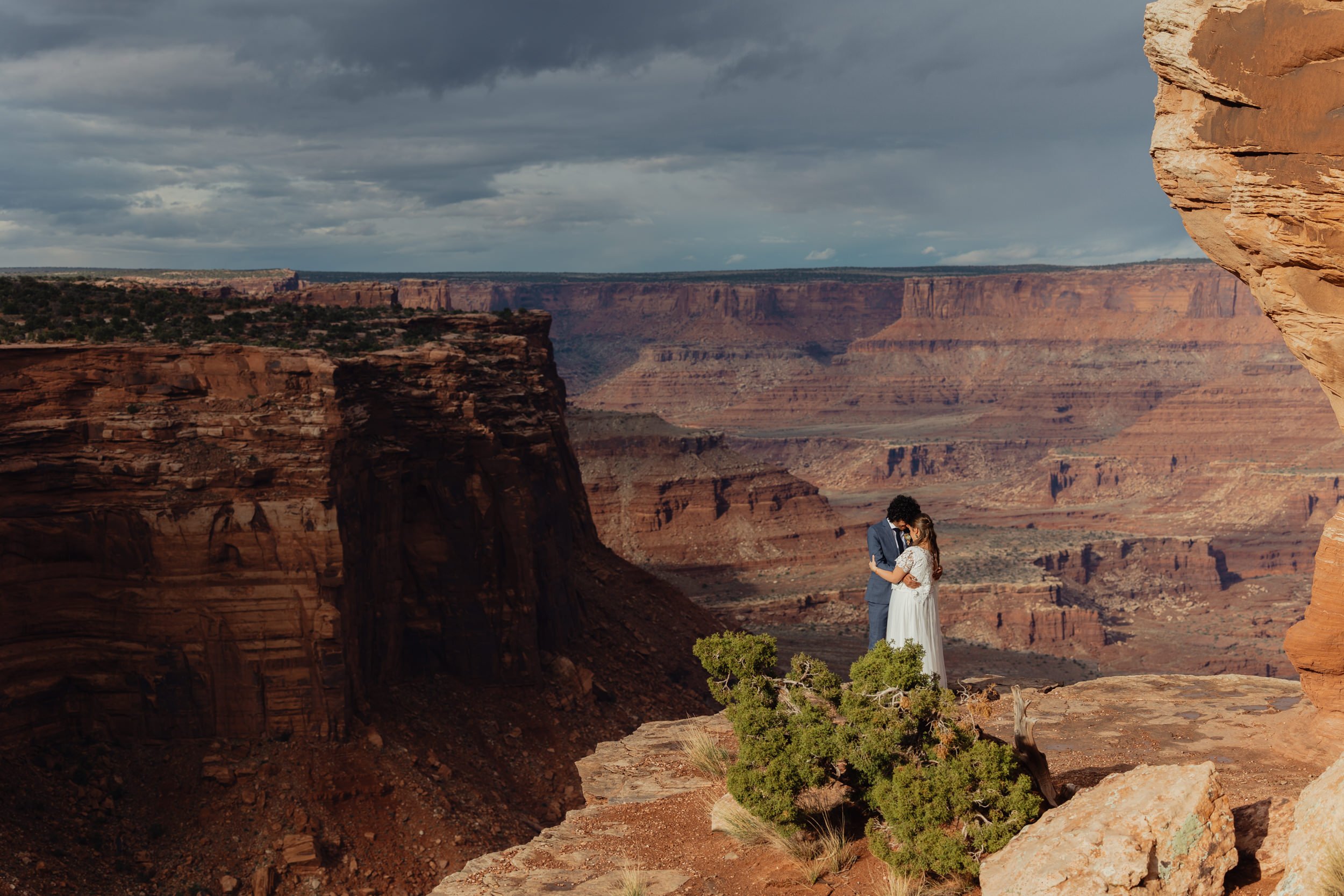 Canyonlands National Park Elopement | Persian Wedding | The Hearnes Adventure Photography