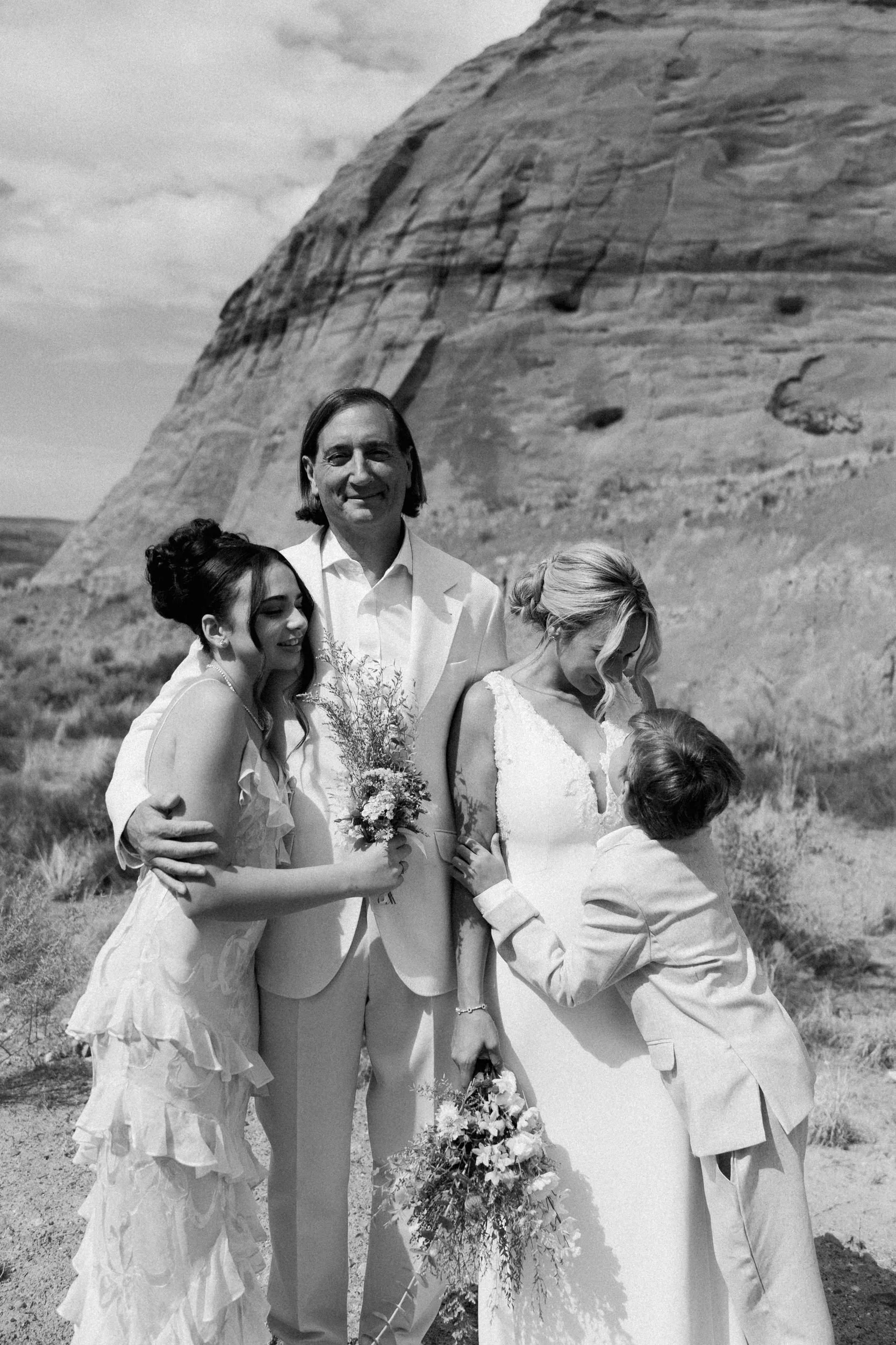 Amangiri vow renewal with kids | Amangiri preferred family & elopement photographers The Hearnes Adventure Photography