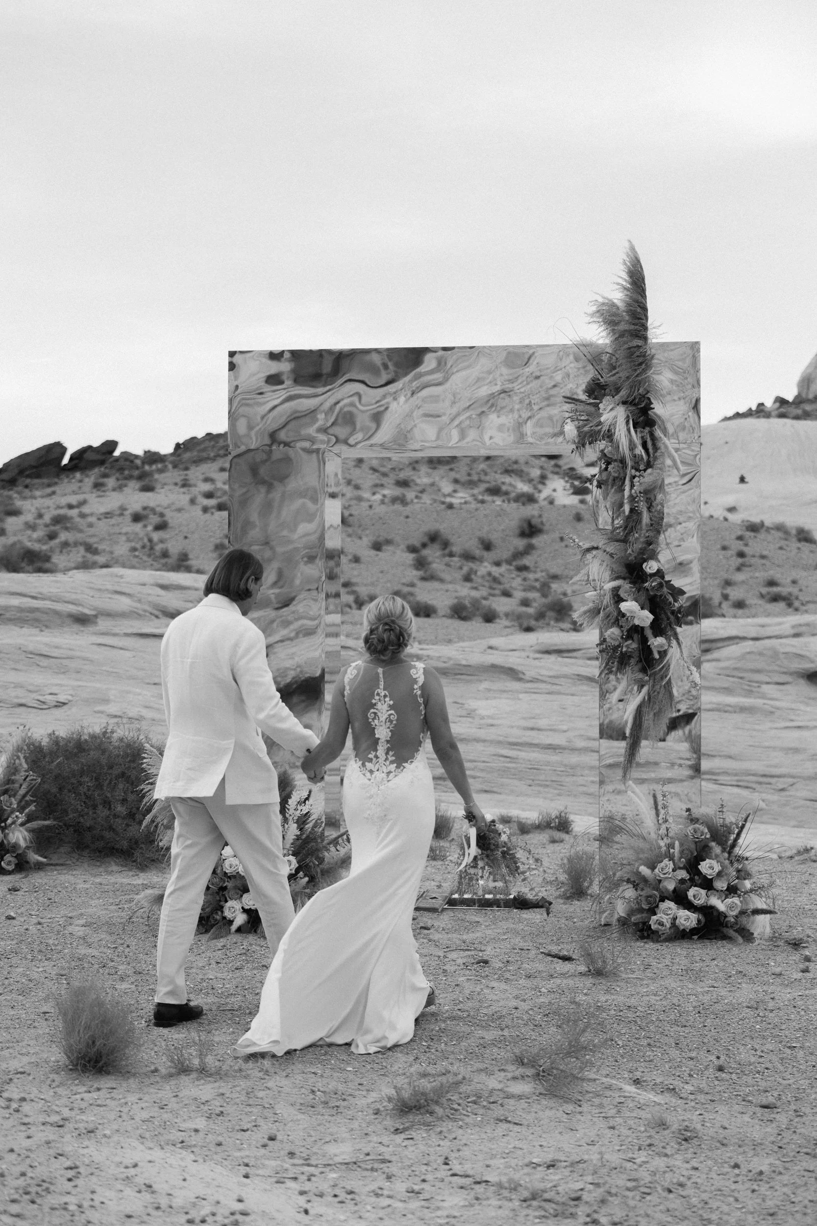 Amangiri vow renewal with mirror arch ceremony | Amangiri preferred elopement photographers The Hearnes