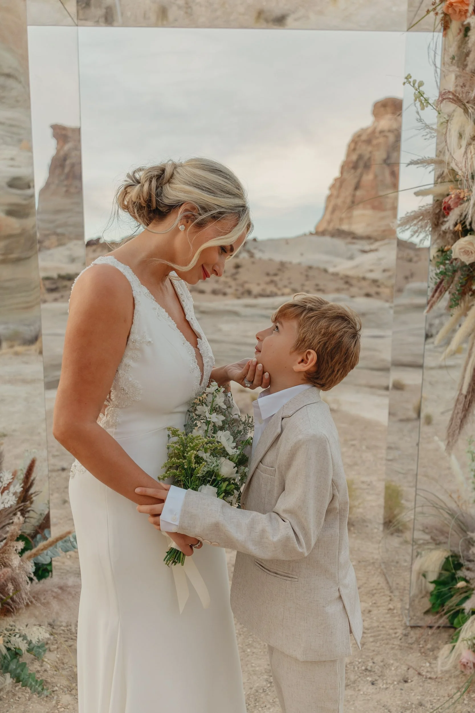 Amangiri vow renewal with mirror arch ceremony | Amangiri preferred elopement photographers The Hearnes
