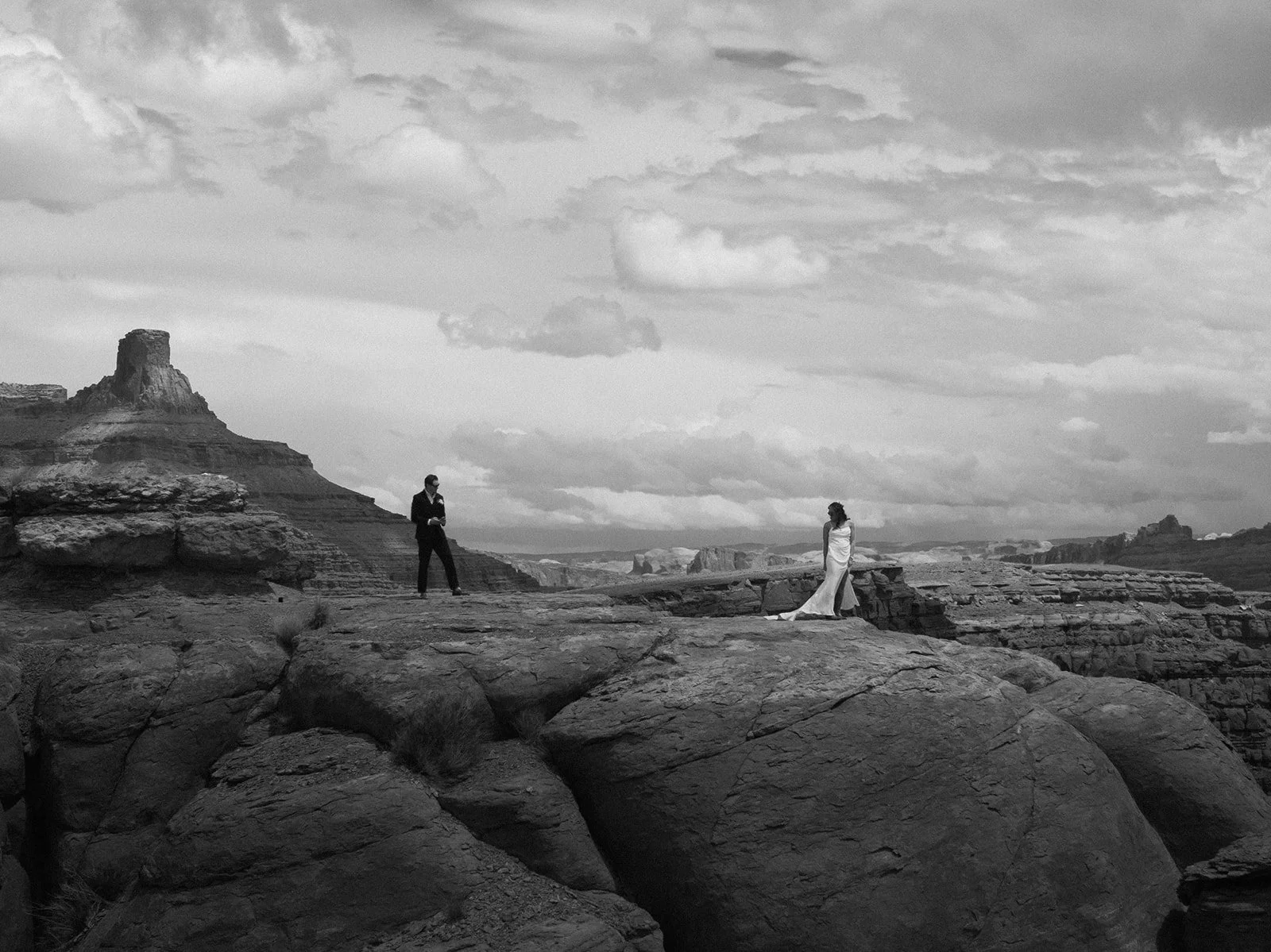 Canyonlands National park elopement with The Hearnes Adventure Photography
