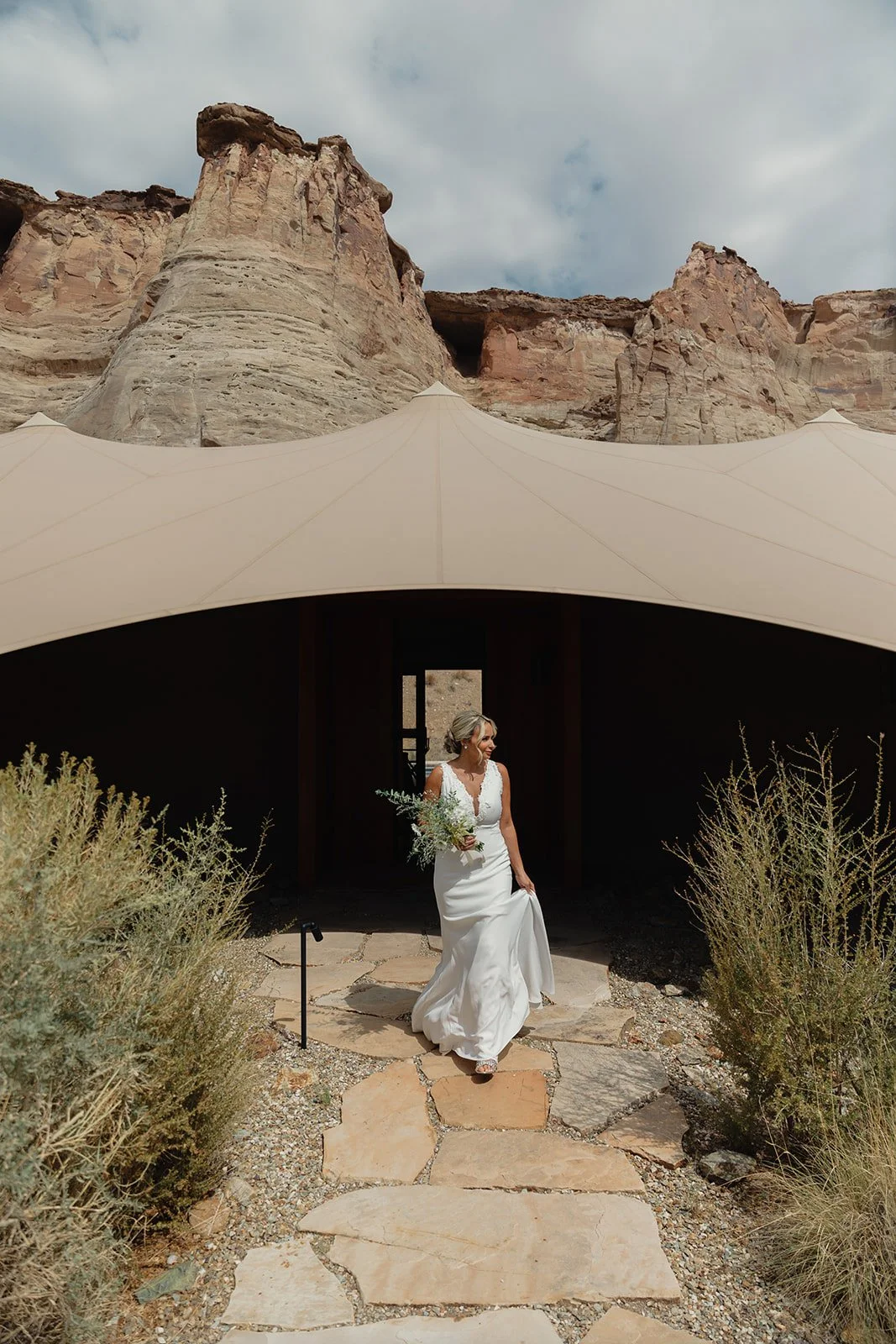Amangiri elopement with mirror arch in the desert | The Hearnes Amangiri Recommended Photographer List