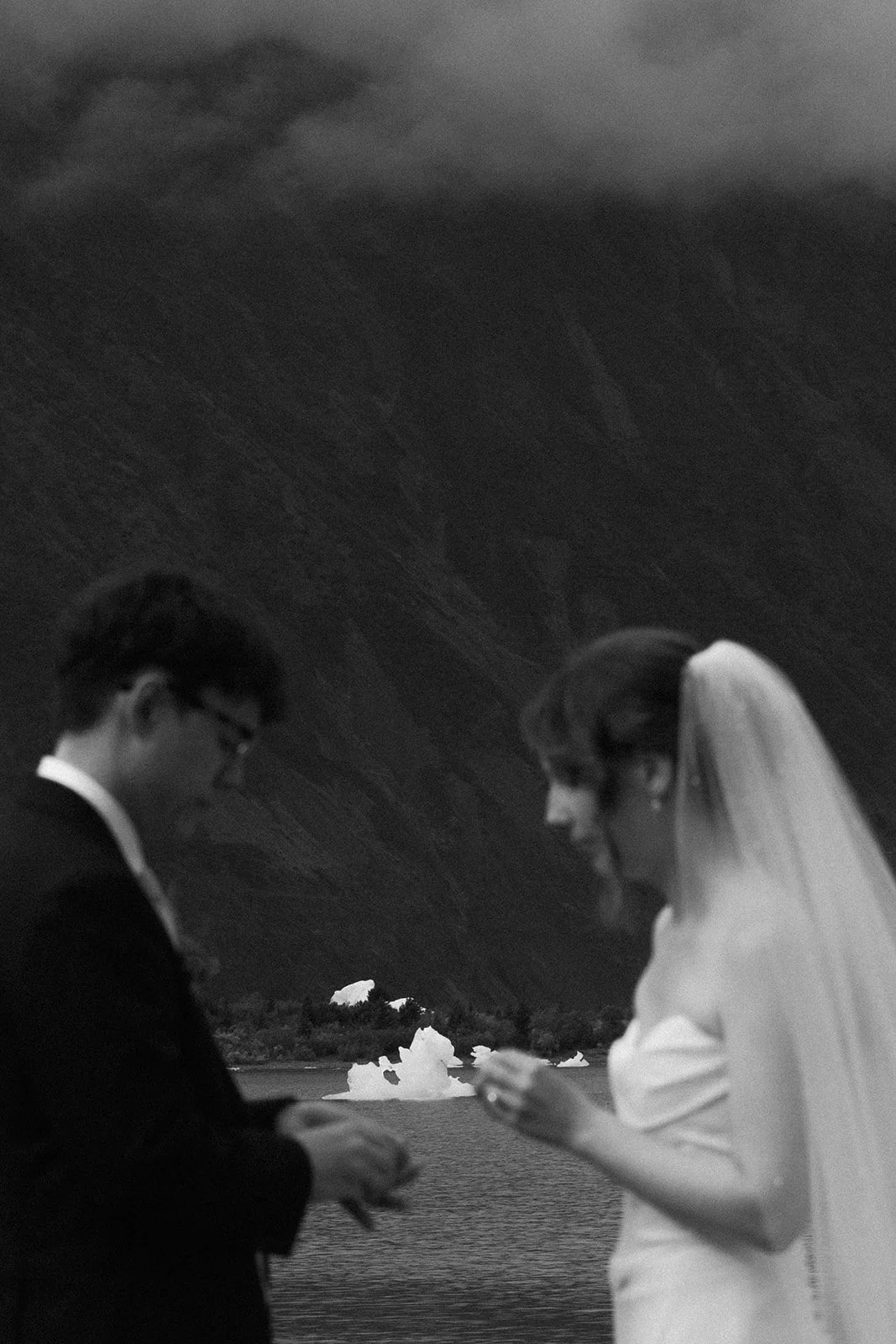 Alaska micro wedding elopement with a helicopter flying to glaciers and mountain tops with The Hearnes Photography